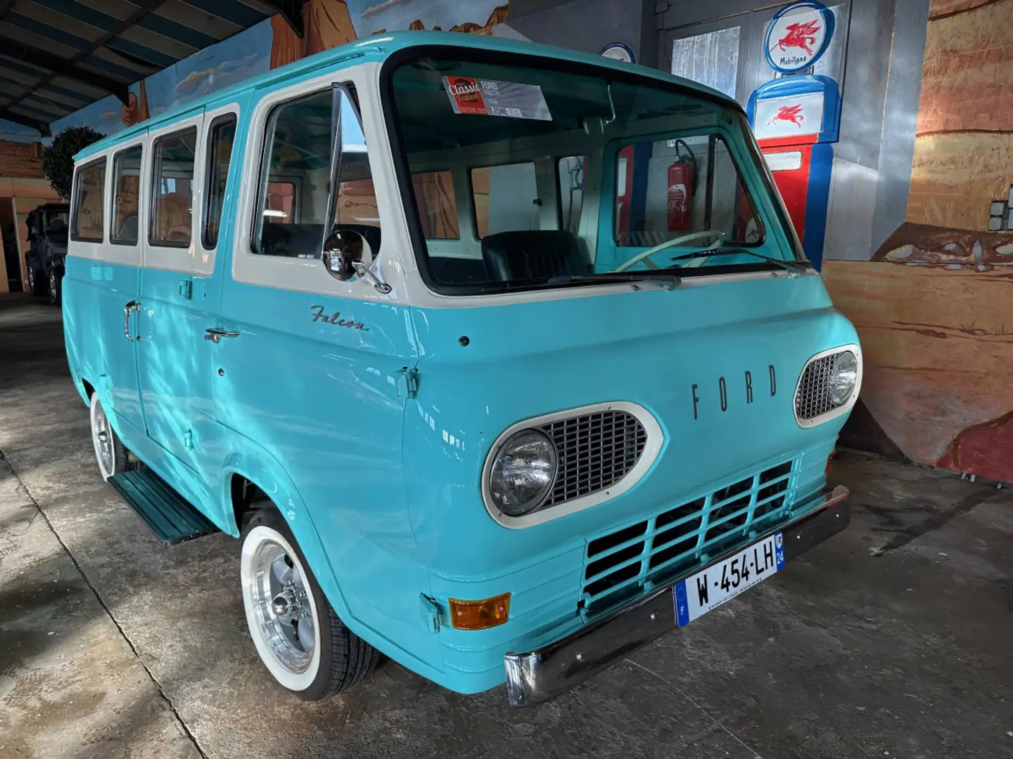 Ford Econoline FALCON - 1