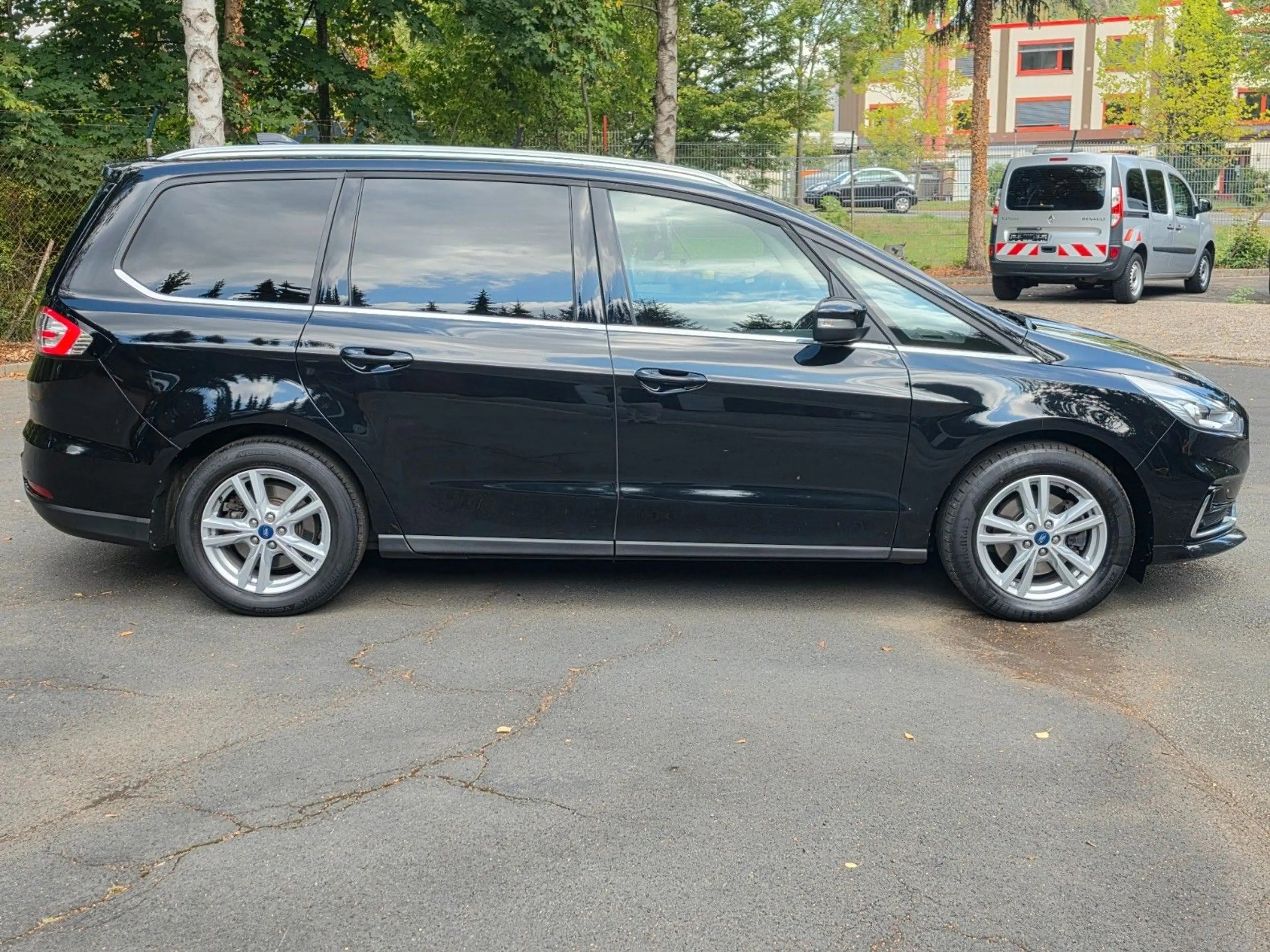 Ford Galaxy Titanium*150PS*AUT*7-SITZER*NAVI*KESSY* — photo 4