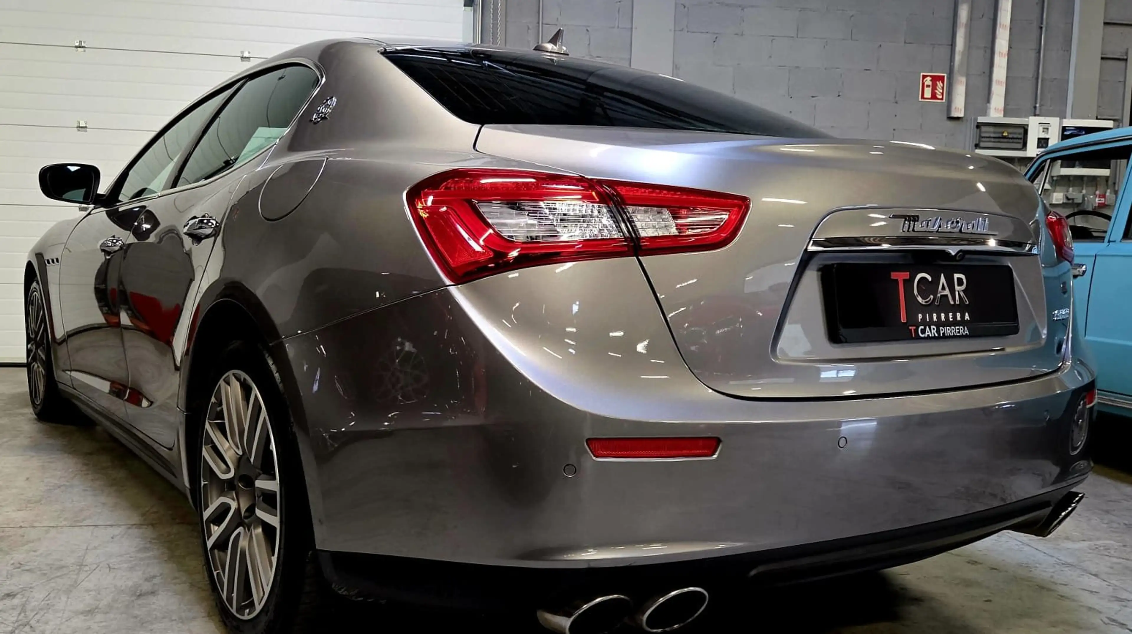 Maserati Ghibli Ghibli 3.0 V6 275 D GranLusso — photo 6
