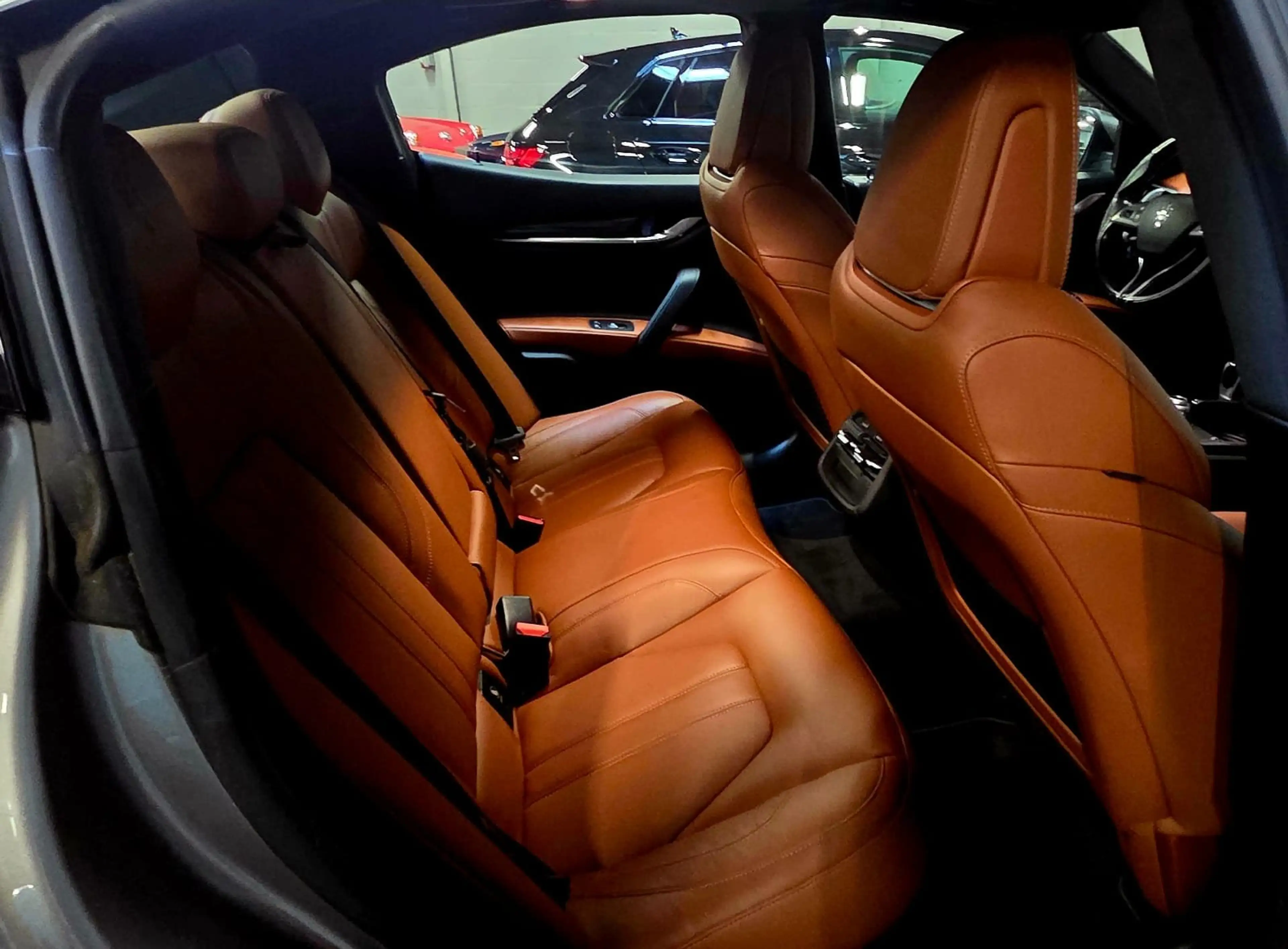 Maserati Ghibli Ghibli 3.0 V6 275 D GranLusso — photo 15