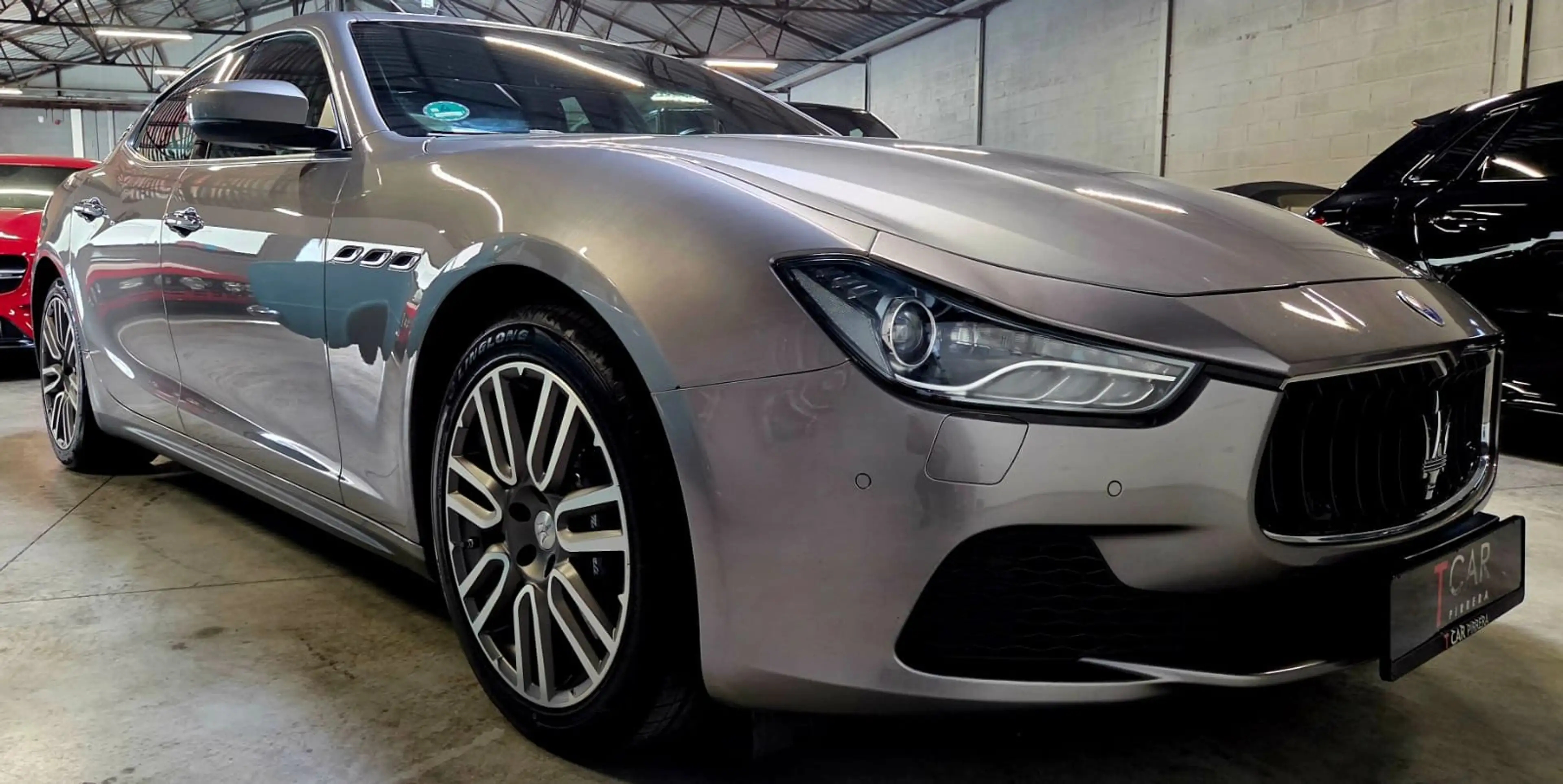 Maserati Ghibli Ghibli 3.0 V6 275 D GranLusso — photo 3