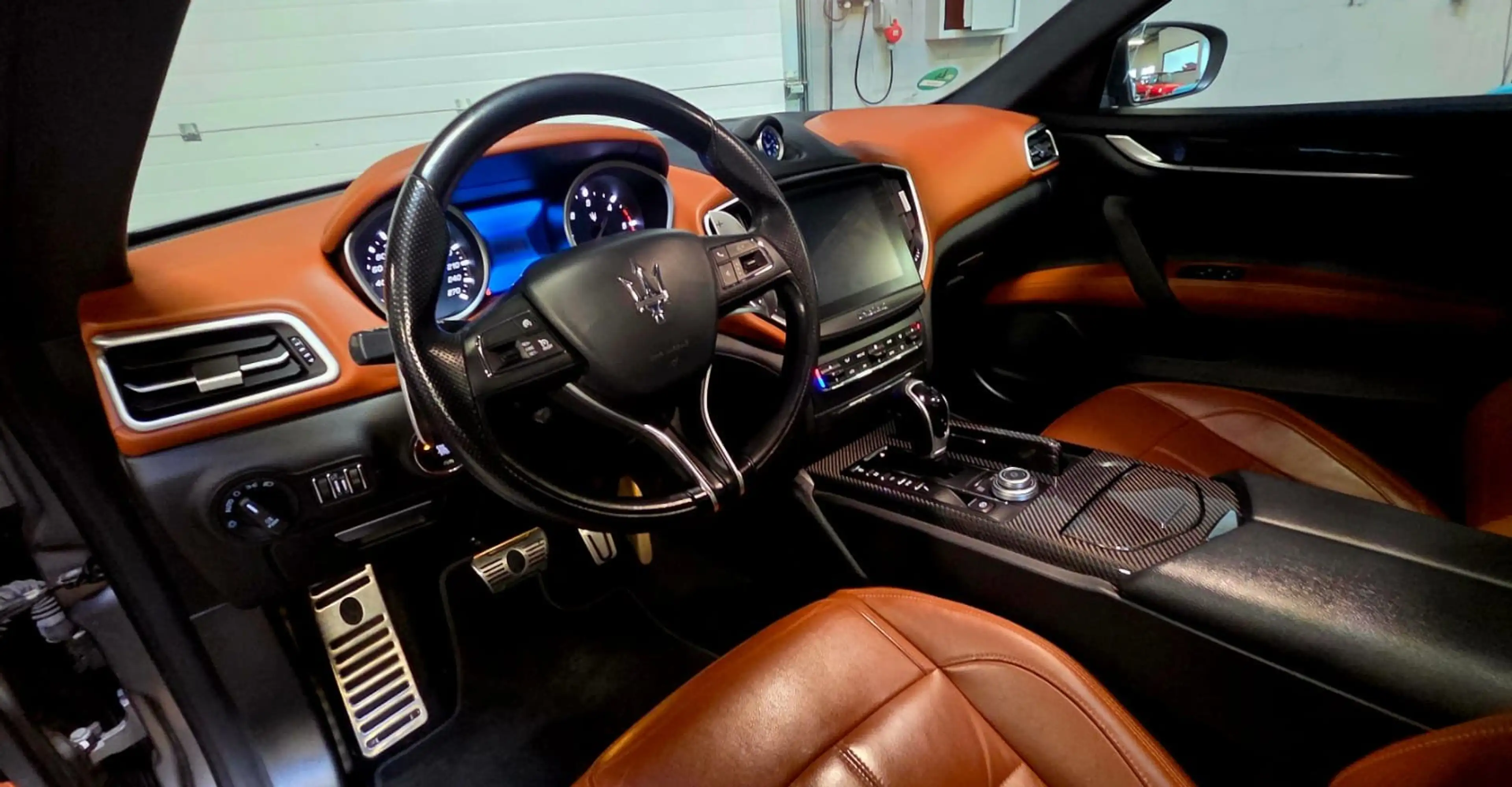 Maserati Ghibli Ghibli 3.0 V6 275 D GranLusso — photo 10