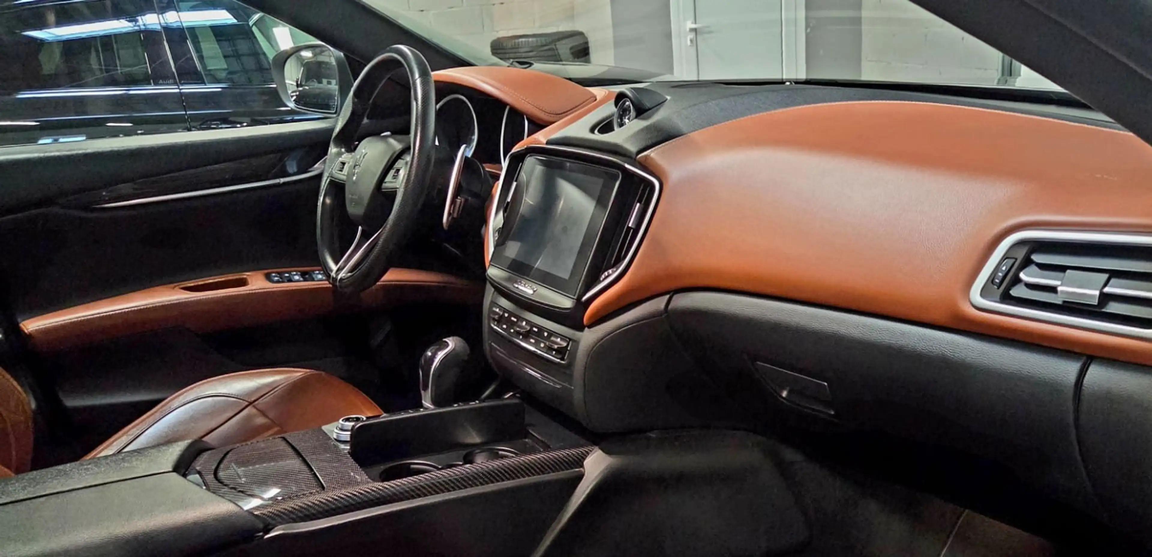 Maserati Ghibli Ghibli 3.0 V6 275 D GranLusso — photo 14