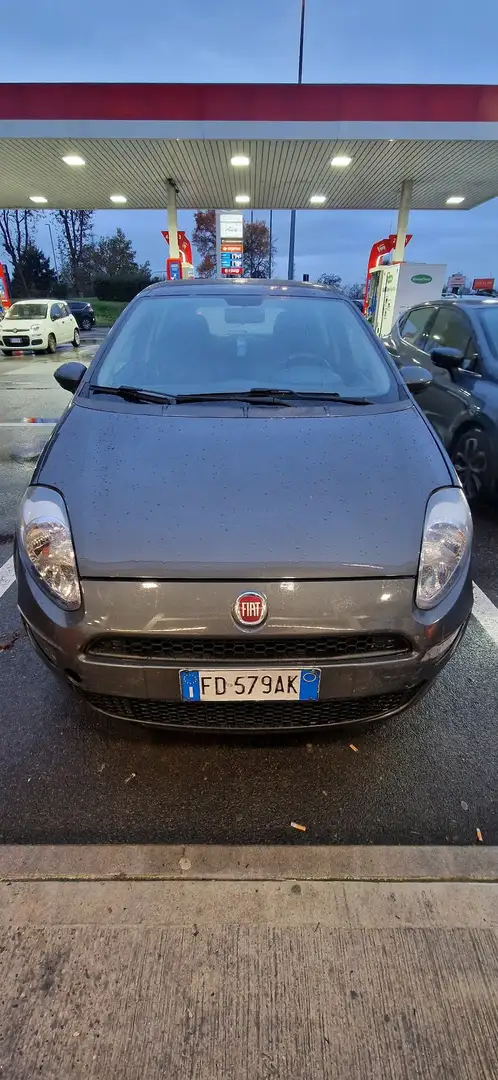 Fiat Punto 1.2benzina euro6 Grijs - 1