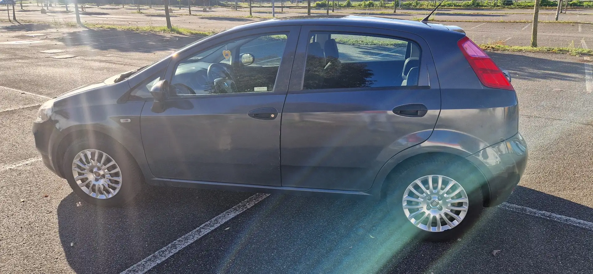 Fiat Punto 1.2benzina euro6 Grijs - 2