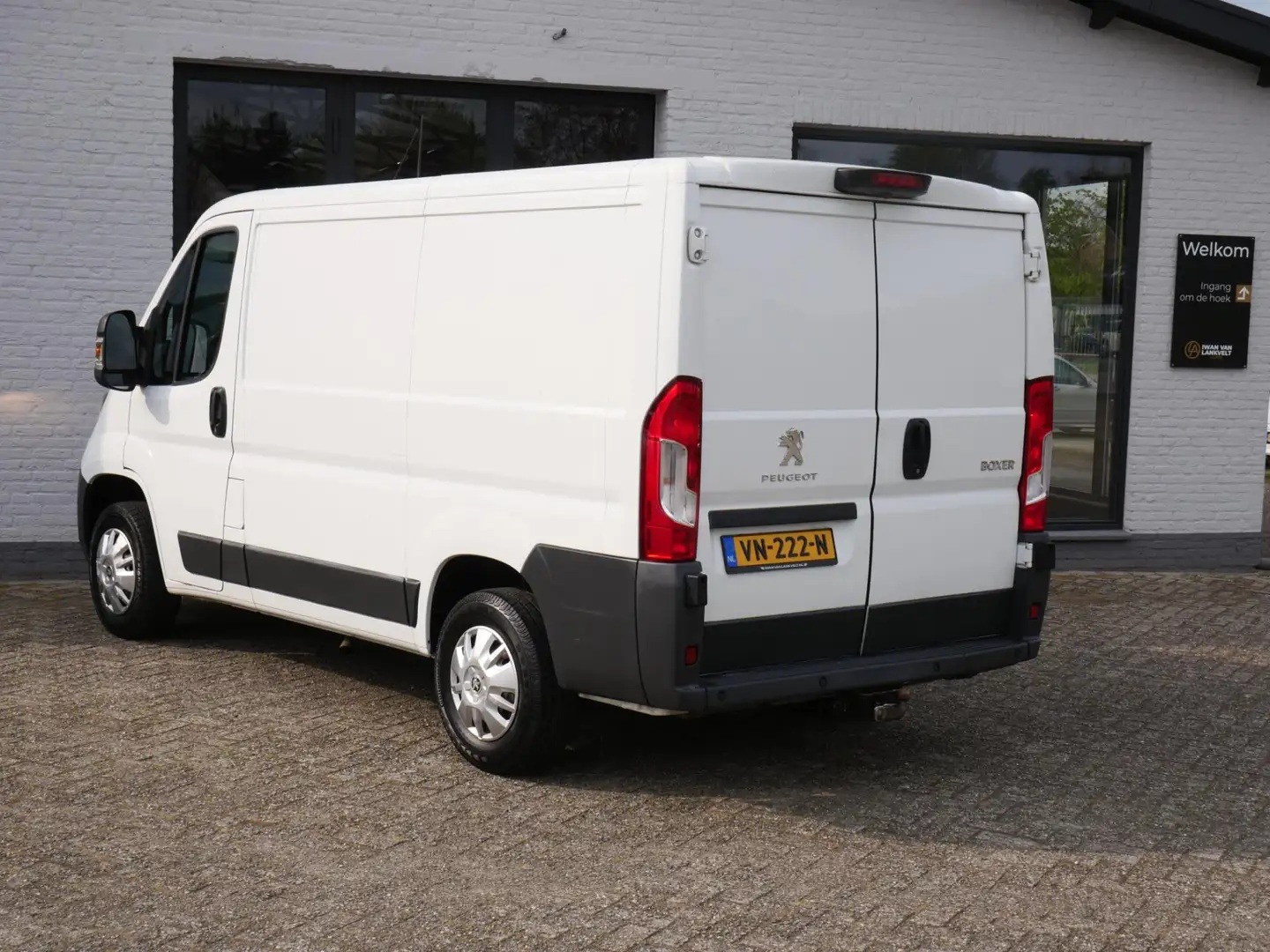 Peugeot Boxer 330 2.2 HDI L1H1 Première AIRCO NAVI CAMERA Wit - 2