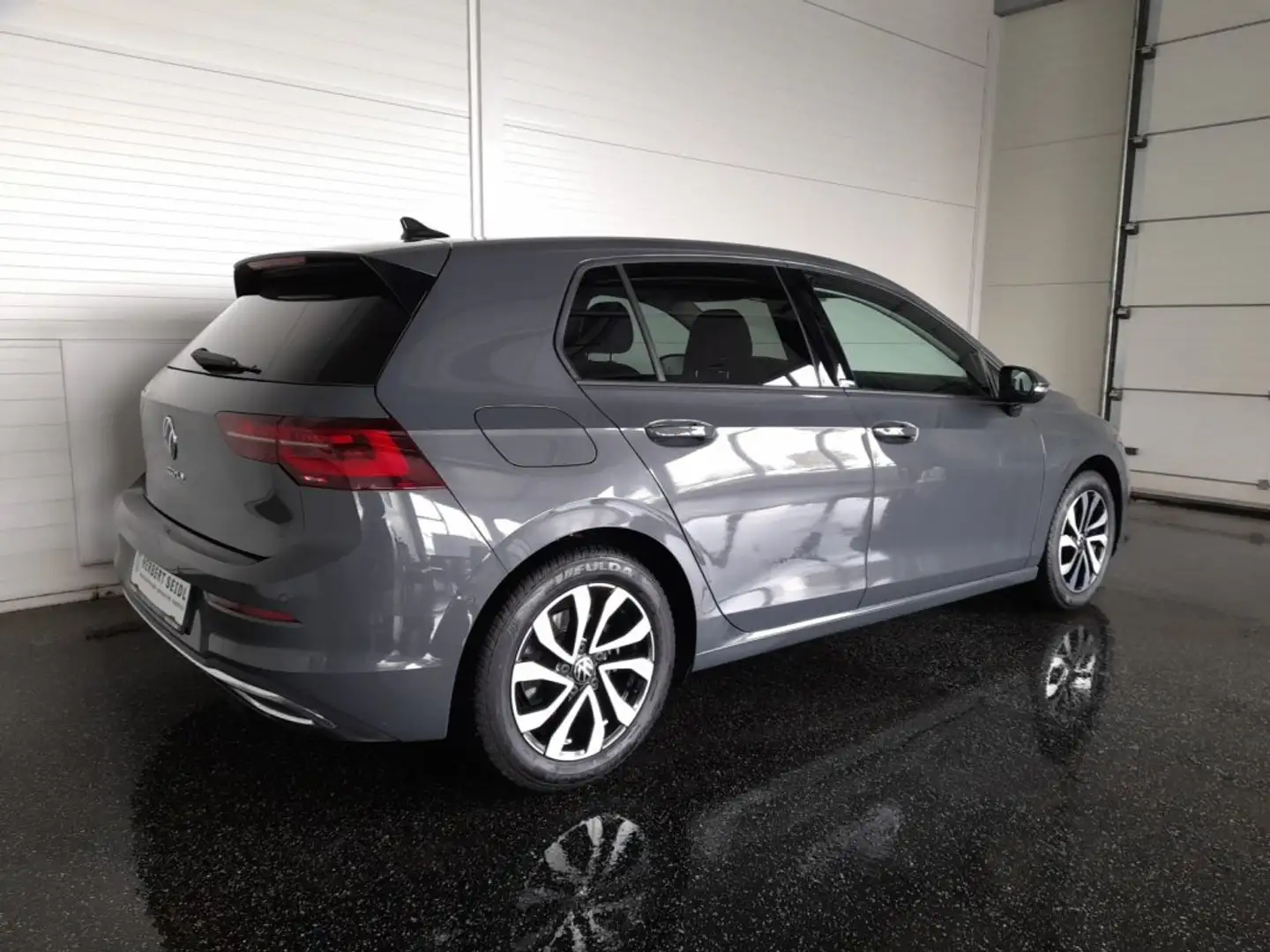 Volkswagen Golf VIII ACTIVE 2,0 TDI DSG Grau - 2