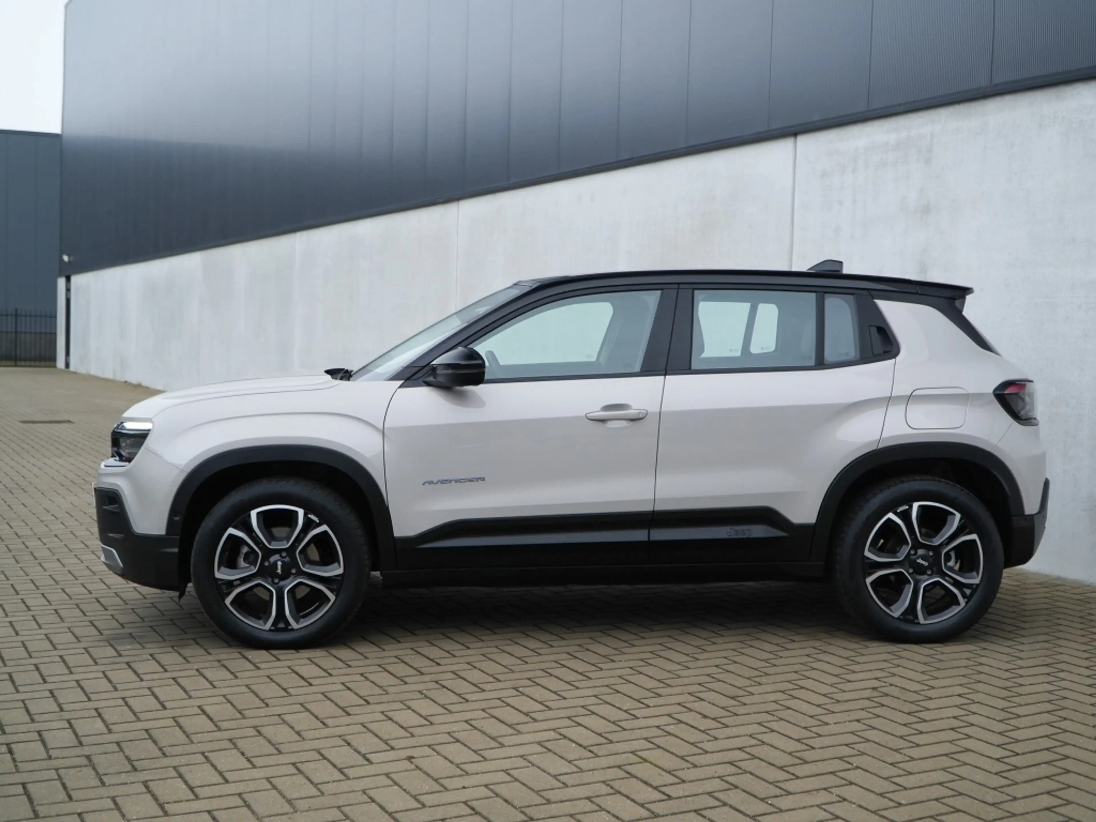 Jeep Avenger Altitude 54kWh | Leder | Camera | Winter | Navi | — photo 8