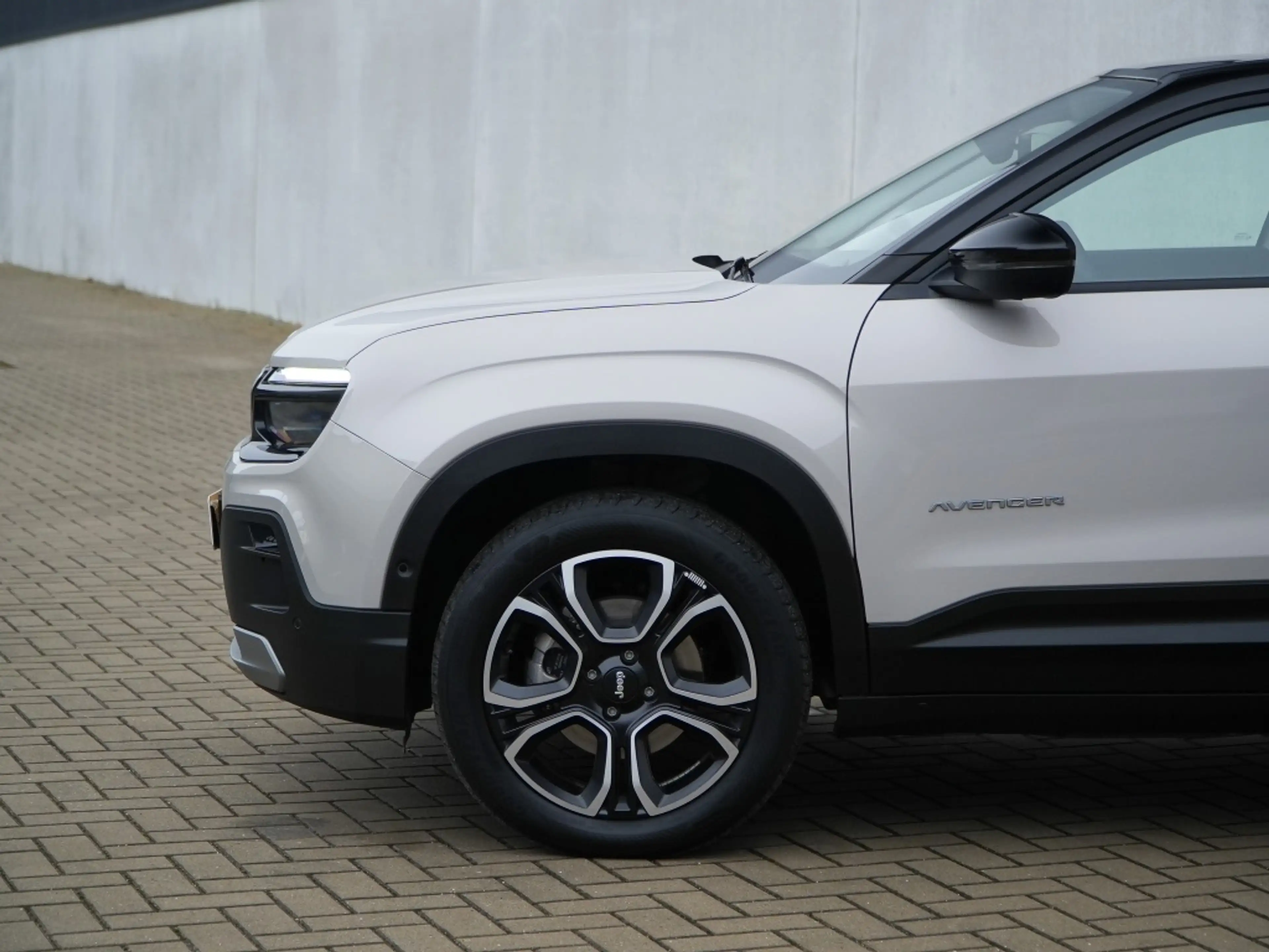 Jeep Avenger Altitude 54kWh | Leder | Camera | Winter | Navi | — photo 6