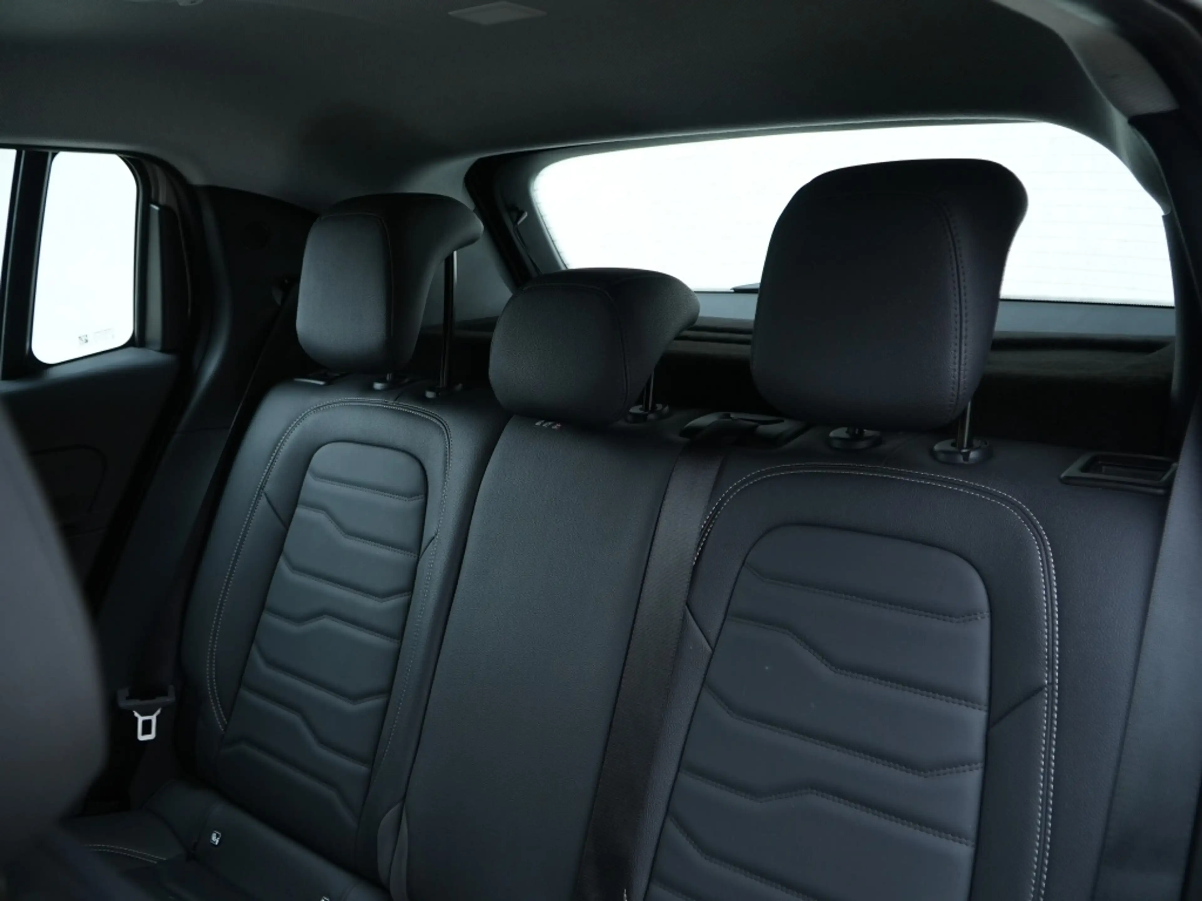 Jeep Avenger Altitude 54kWh | Leder | Camera | Winter | Navi | — photo 12