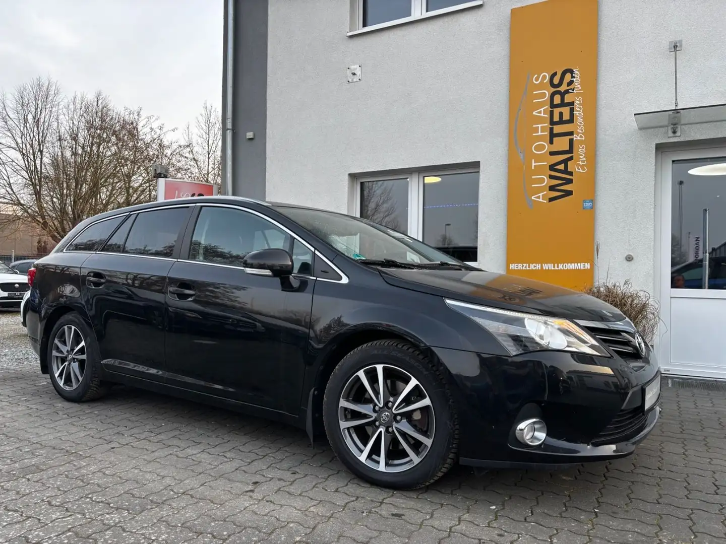 Toyota Avensis Kombi Edition = org Km - Automatik - Nav Noir - 1