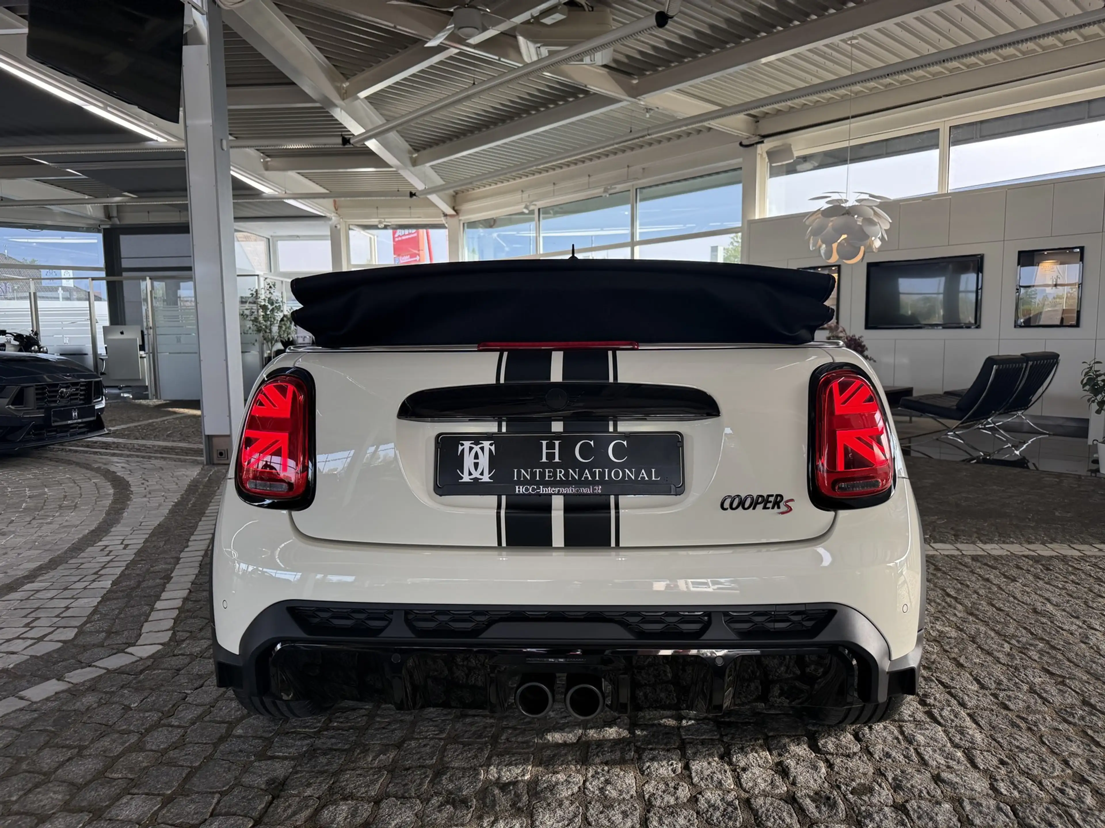 MINI Cooper S Automatik John Works Trim Cabrio — photo 9