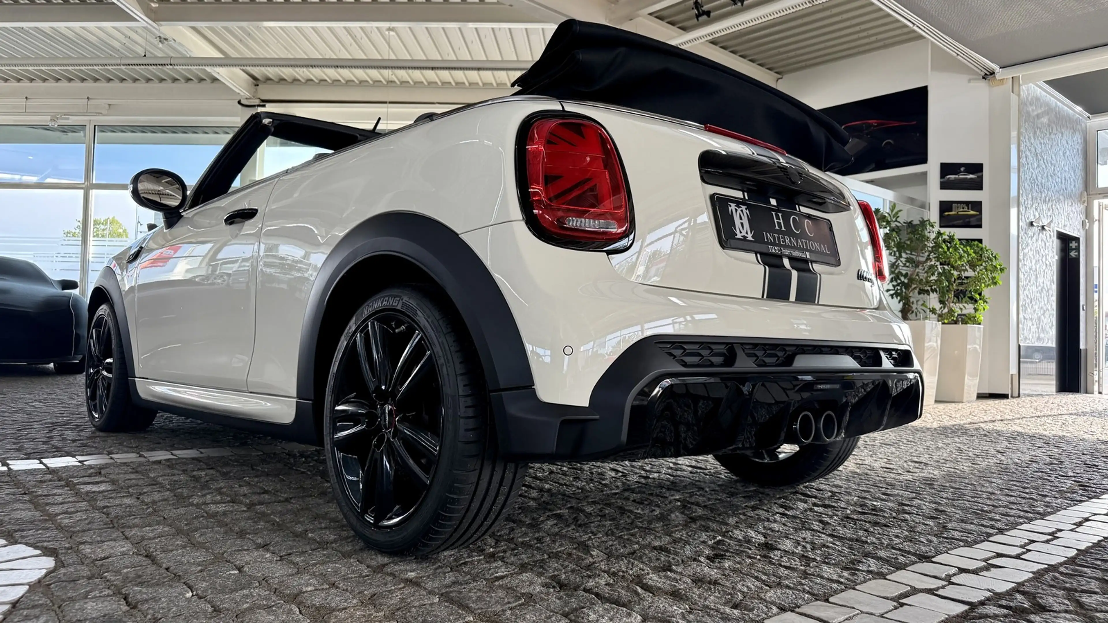 MINI Cooper S Automatik John Works Trim Cabrio — photo 10