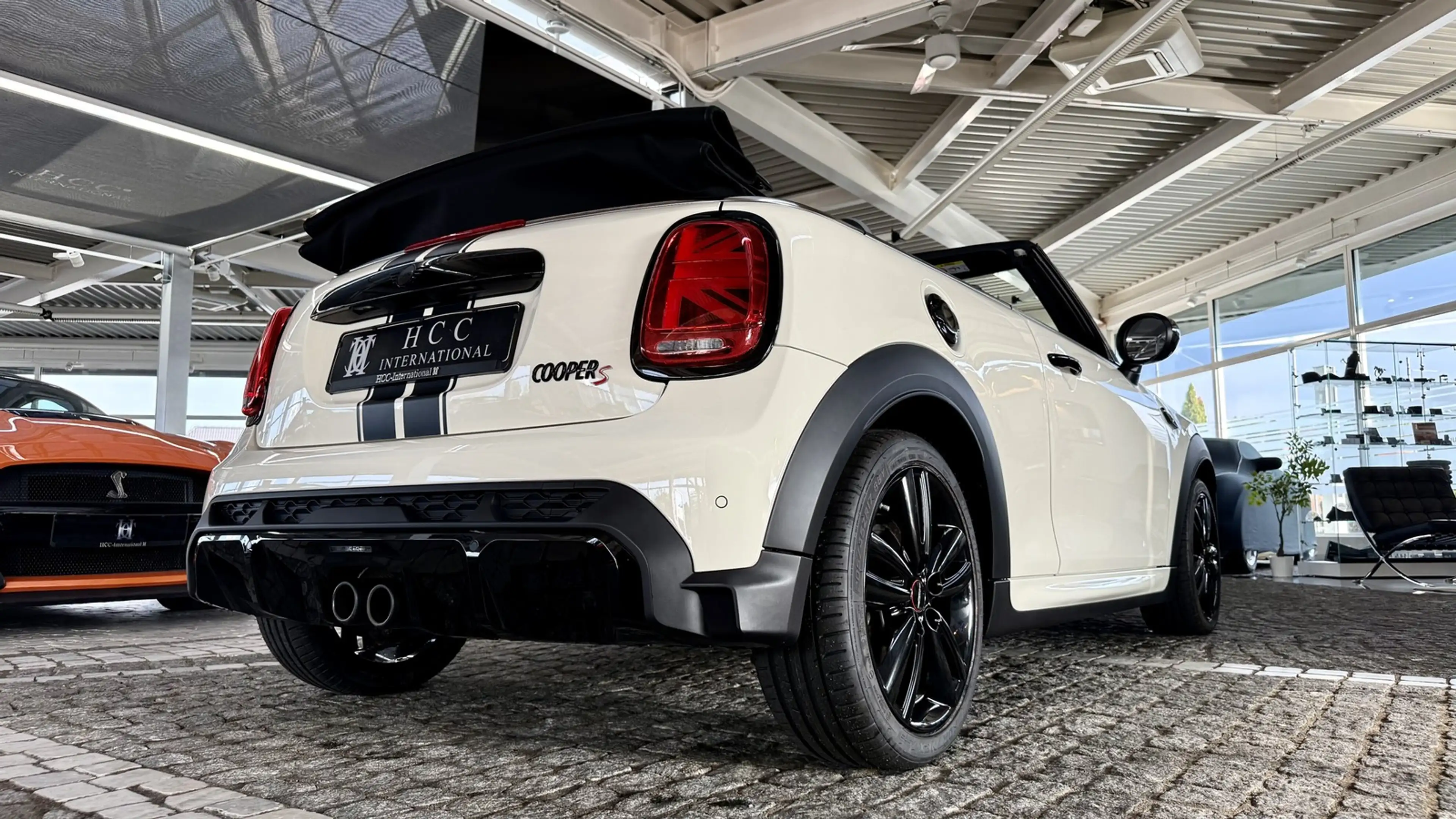 MINI Cooper S Automatik John Works Trim Cabrio — photo 6