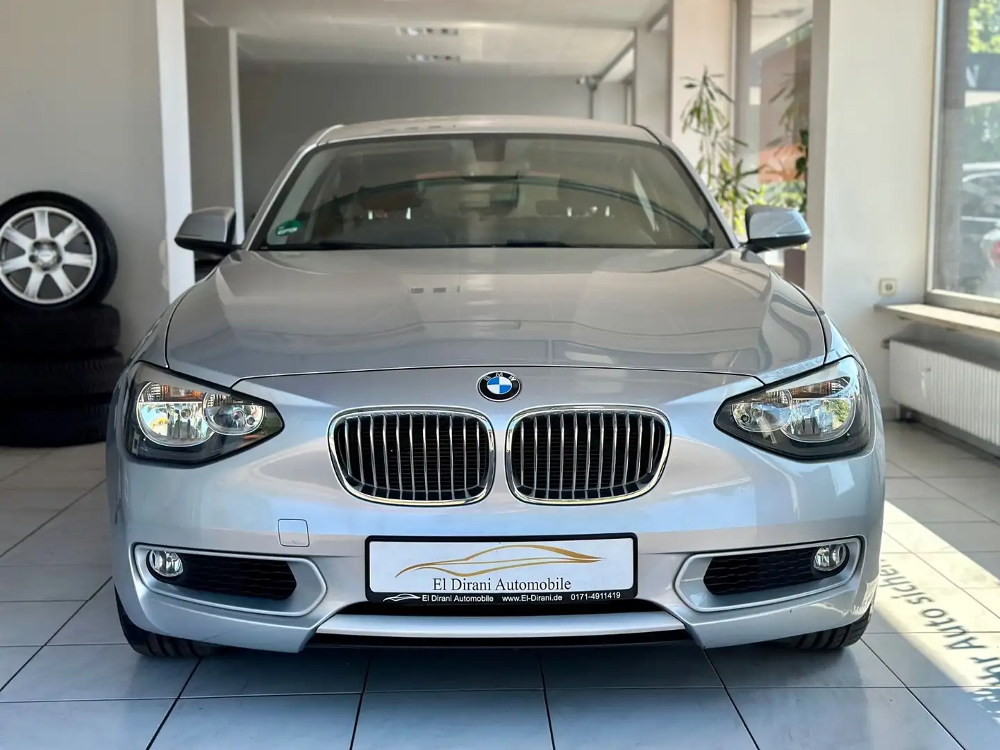 BMW 120 d Urban Line 5-trg Navi/Anhängerk/Sitzhz/PDC/ Stříbrná - 2