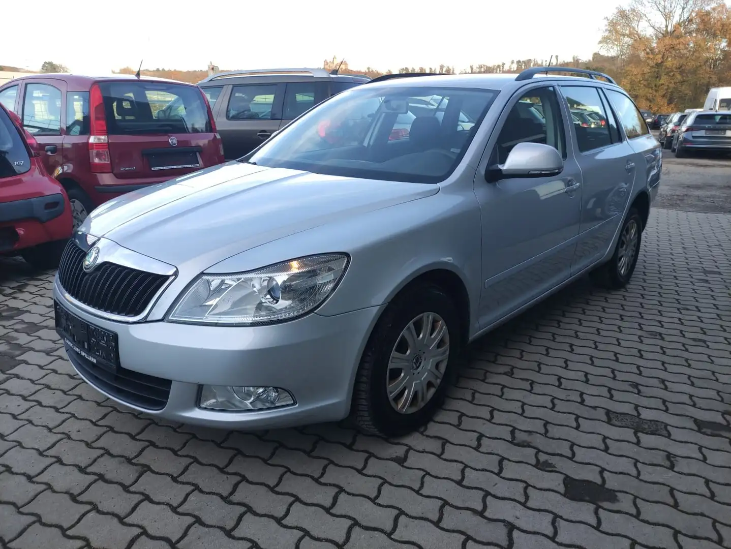 Skoda Octavia Octavia Combi Ambition 1,6 TDI CR DPF 4x4 Ambition Grau - 2