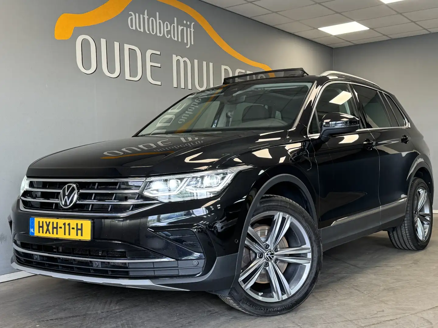 Volkswagen Tiguan 1.4 TSI Stoelverwarming/Panoramadak/ACC Zwart - 1