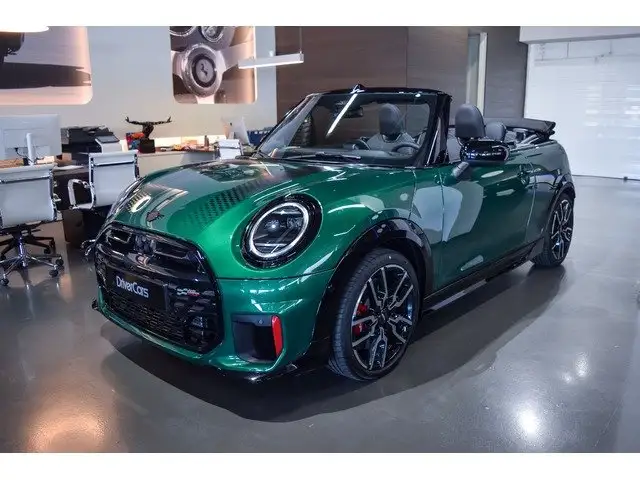 MINI Convertible view 2