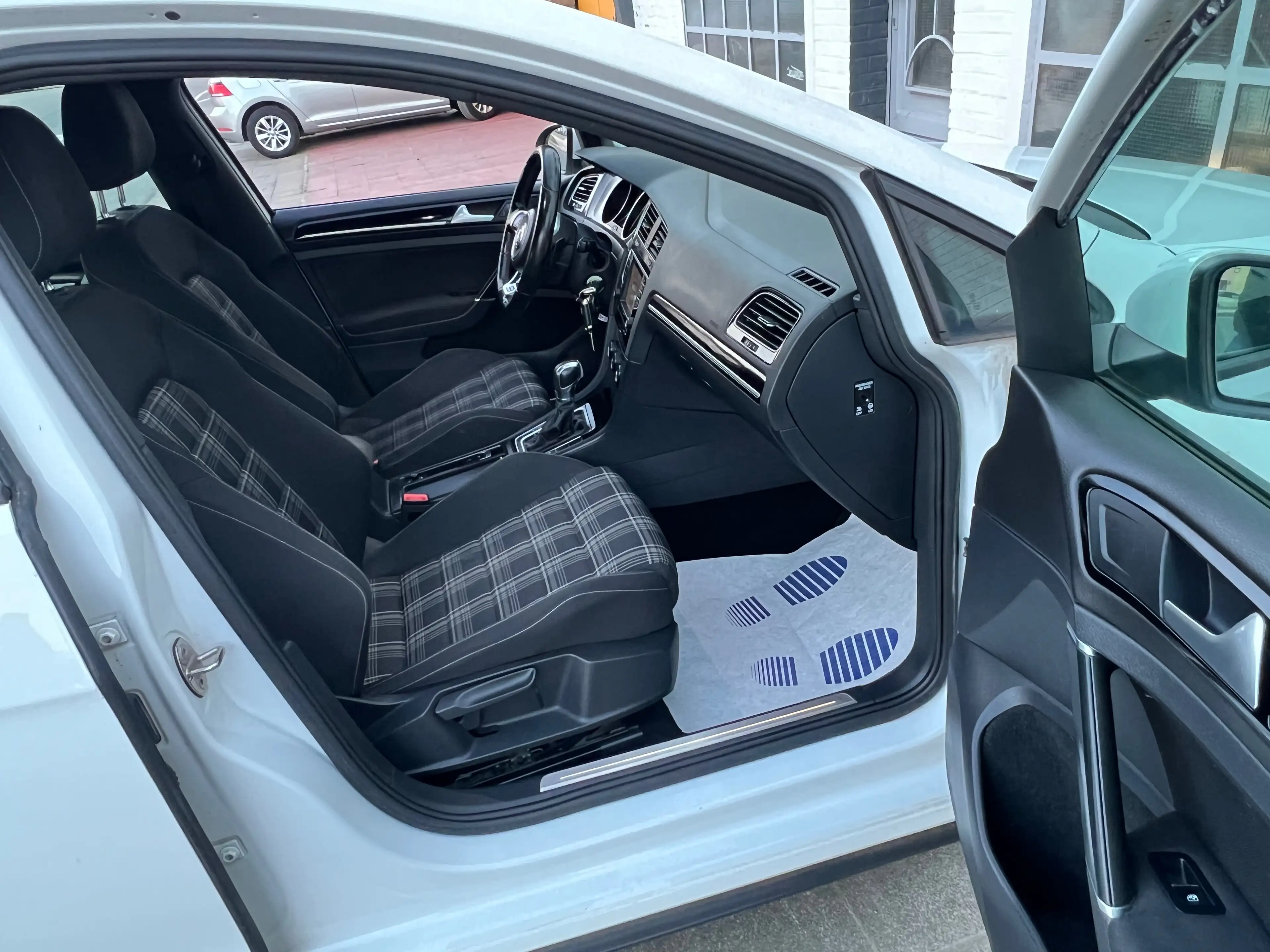 Volkswagen Golf GTD Golf 2.0 CR TDi DSG Boite Automatic — photo 14