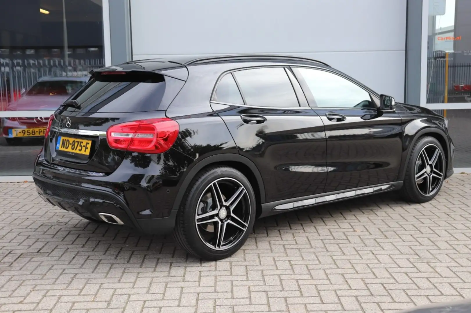 Mercedes-Benz GLA 180 180 AMG AUT/ORIG.NL/BI-XENON/CLIMA/CRUISE/19 Zwart - 2