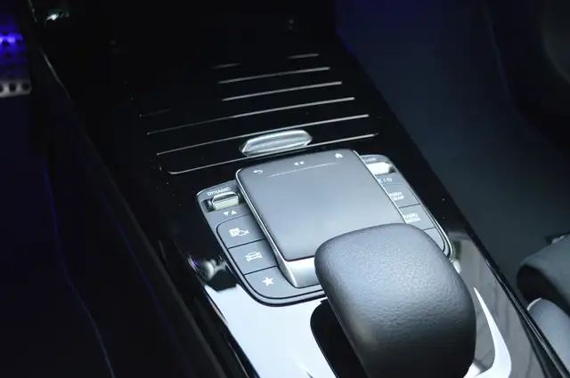 Mercedes-Benz Cla view 14