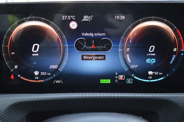 Mercedes-Benz Cla view 18