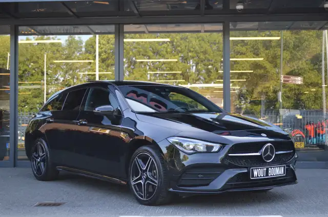 Mercedes-Benz Cla view 3