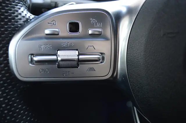 Mercedes-Benz Cla view 17