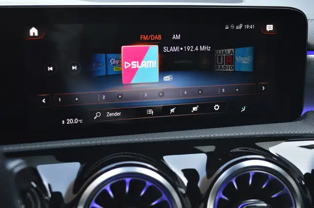 Mercedes-Benz Cla view 25