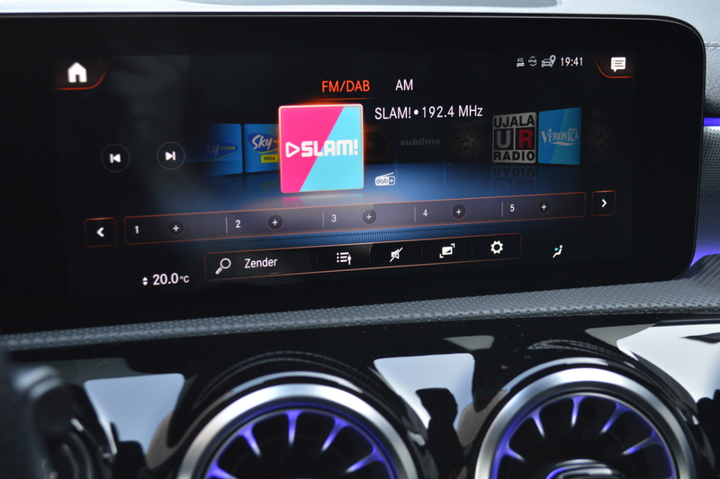 Mercedes-Benz CLA 250 Shooting Brake e AMG Led Panorama Widescreen Sfeer — photo 25