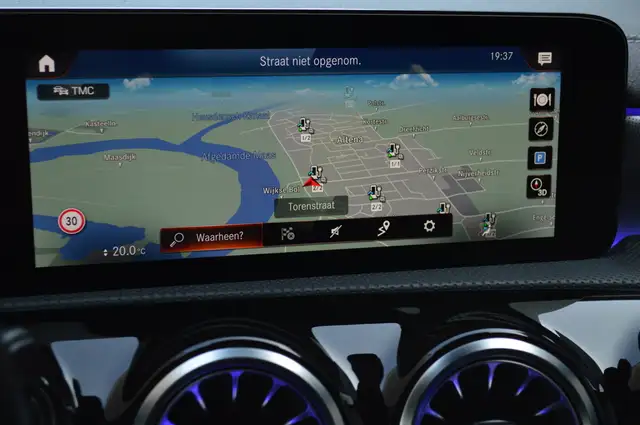 Mercedes-Benz Cla view 12