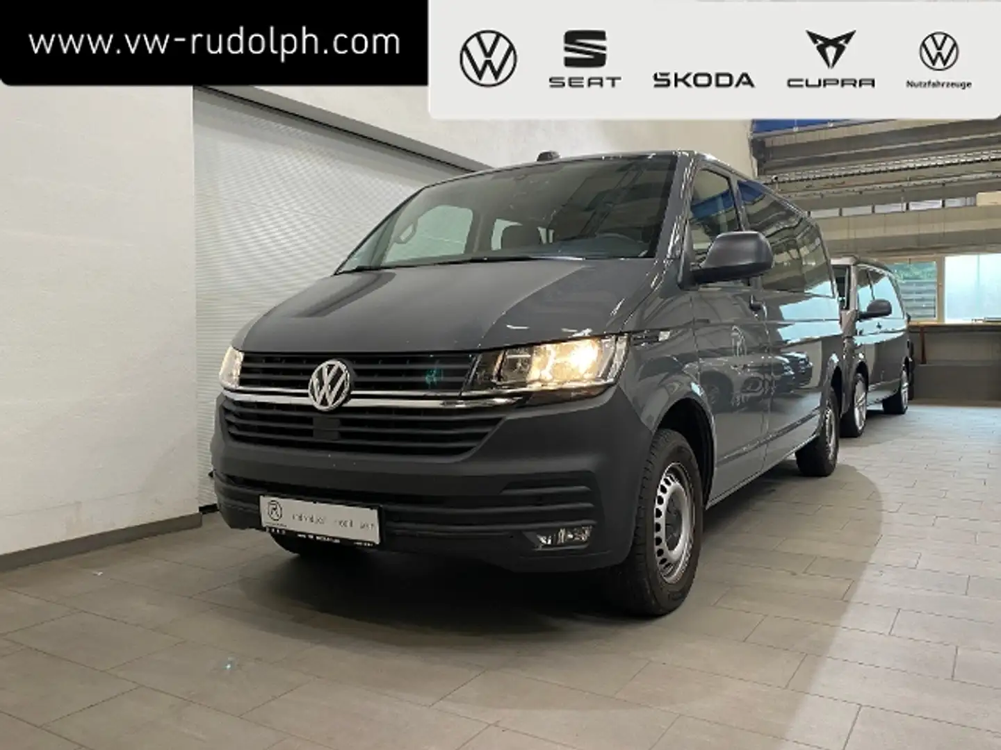 Volkswagen T6.1 Kombi 2.0 TDI LR / 9-Sitzer Navi DAB+ Šedá - 2