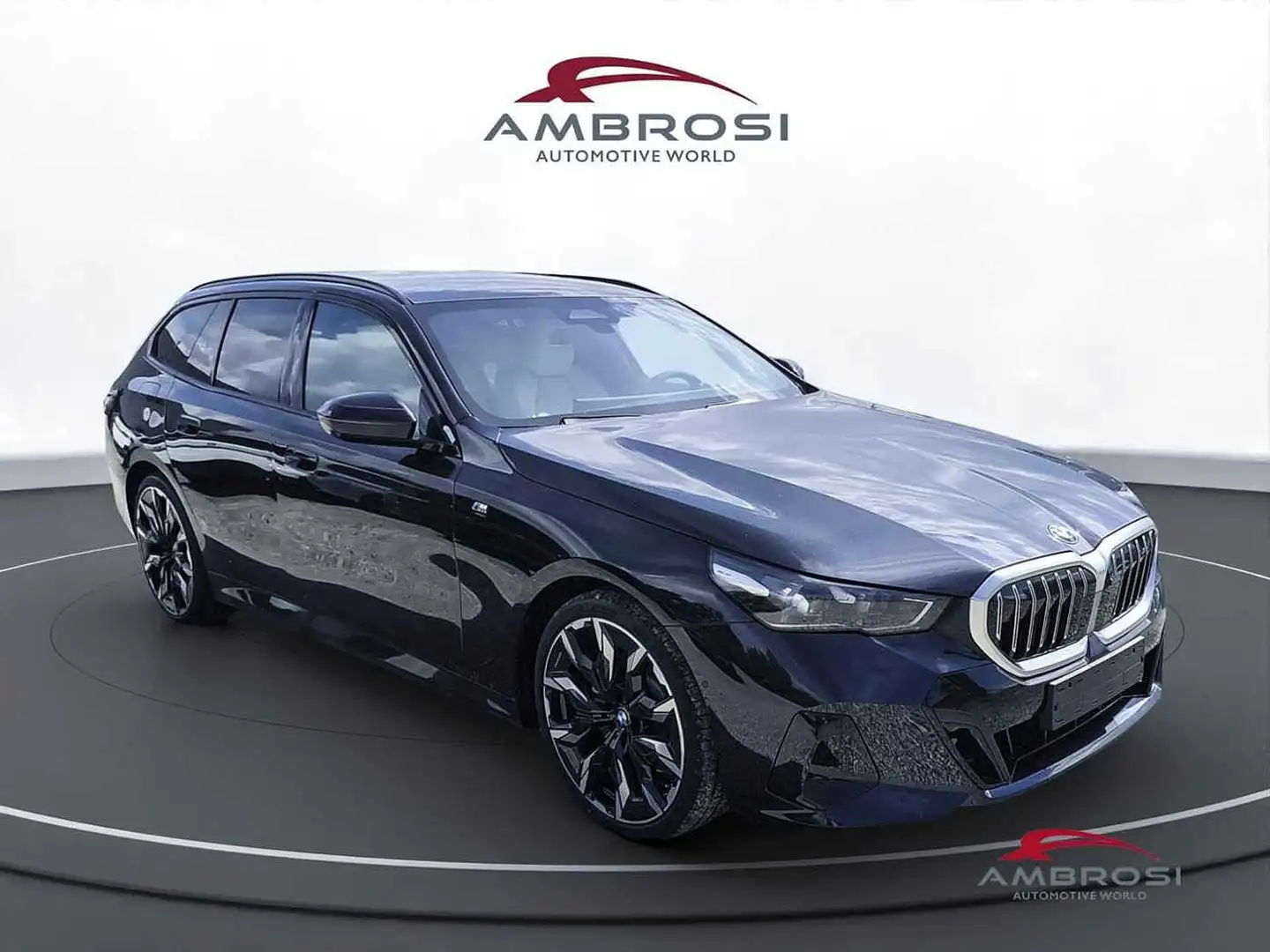 BMW 520 Touring 520d xDrive Touring Msport Innovation Comf Fekete - 2