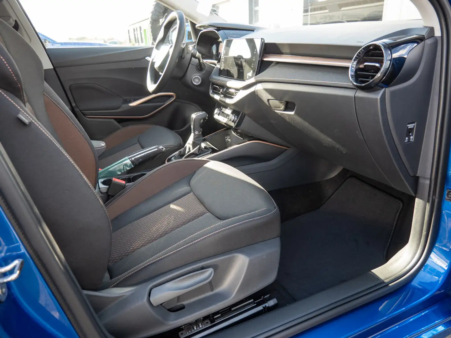Skoda Fabia 1.0 TSI Selection PDC SHZ NAVI LED Blauw - 2