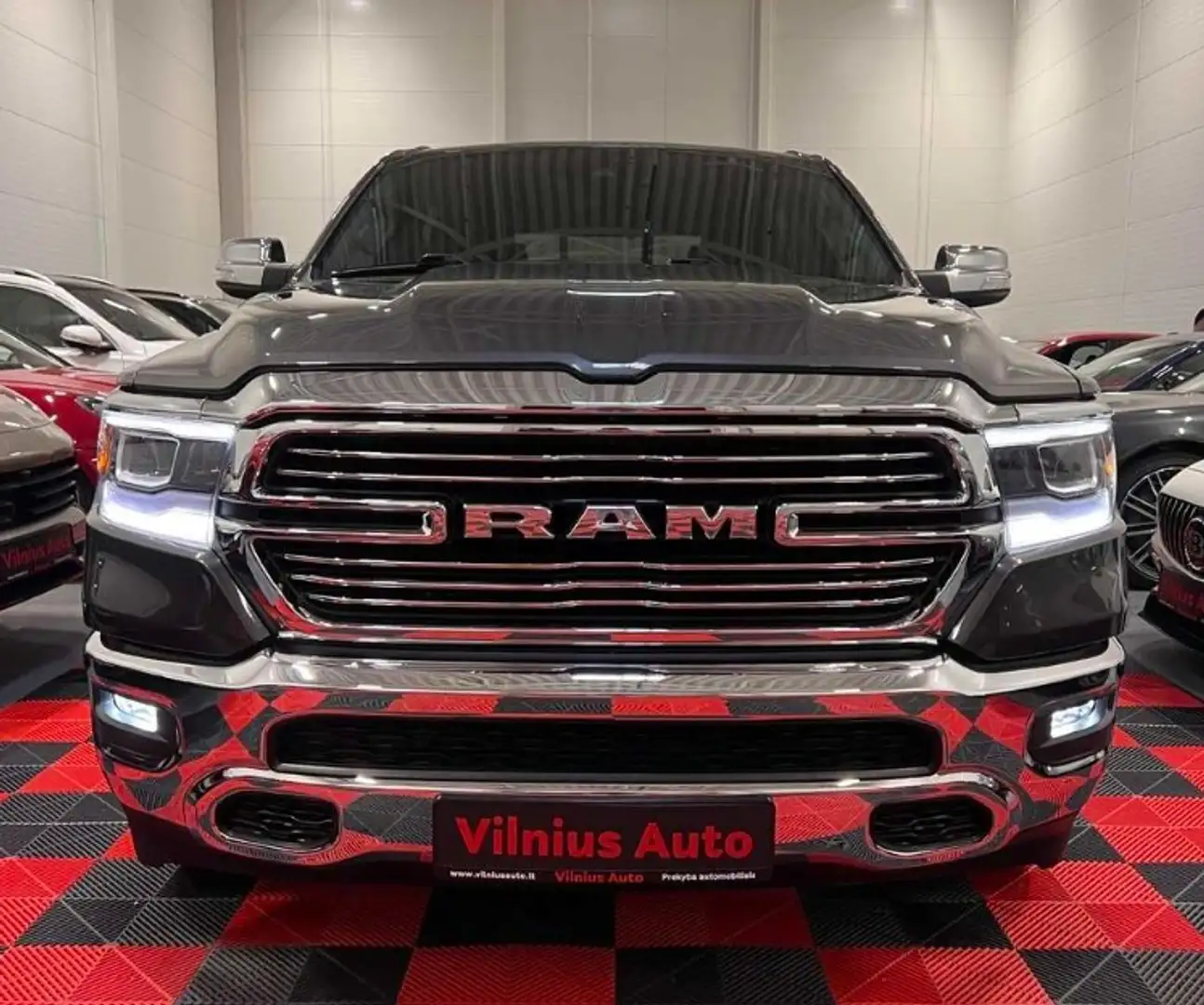 Dodge RAM 5.7 V8 LAIE Gris - 2