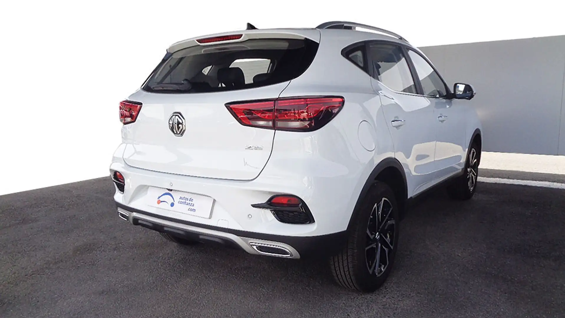 MG ZS 1.5 LUXURY - 2