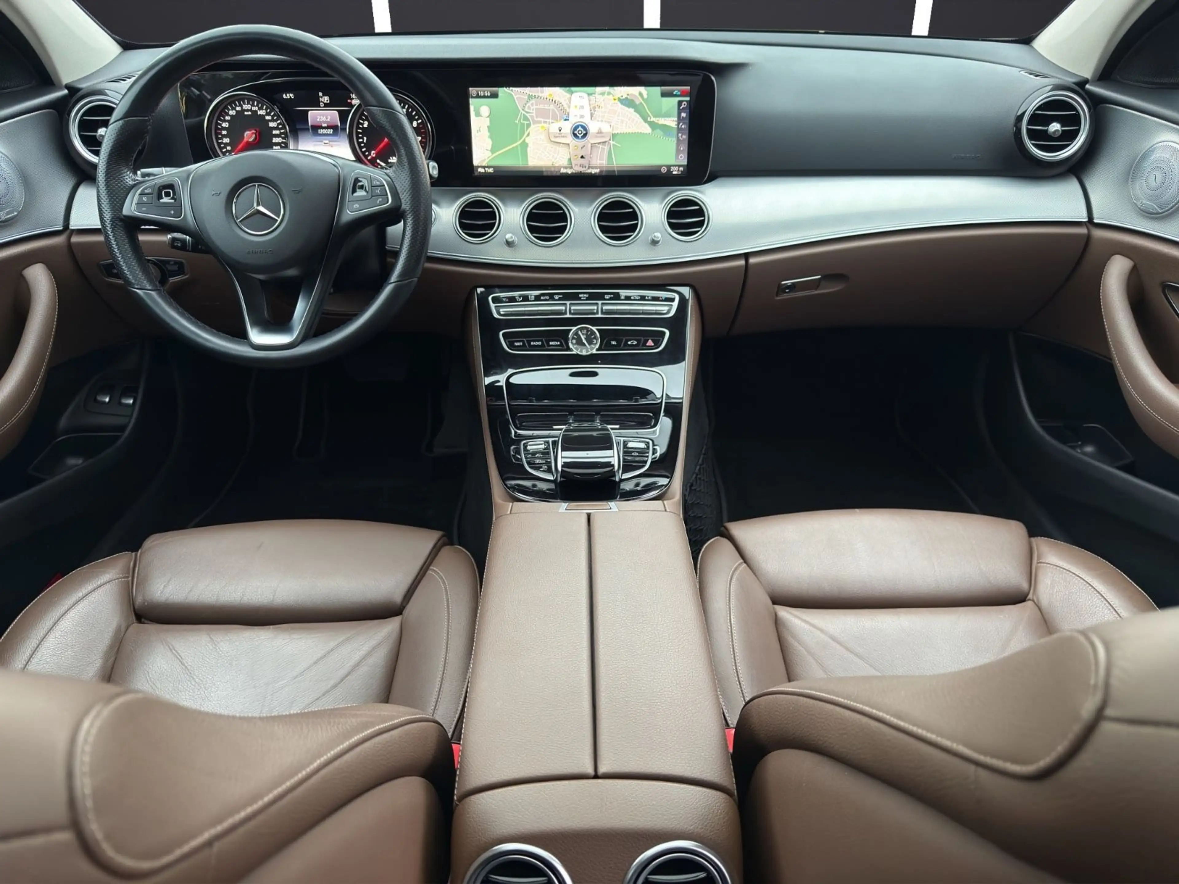 Mercedes-Benz E 350 e AMG Line Limousine TOP AUSSTATTUNG — photo 13