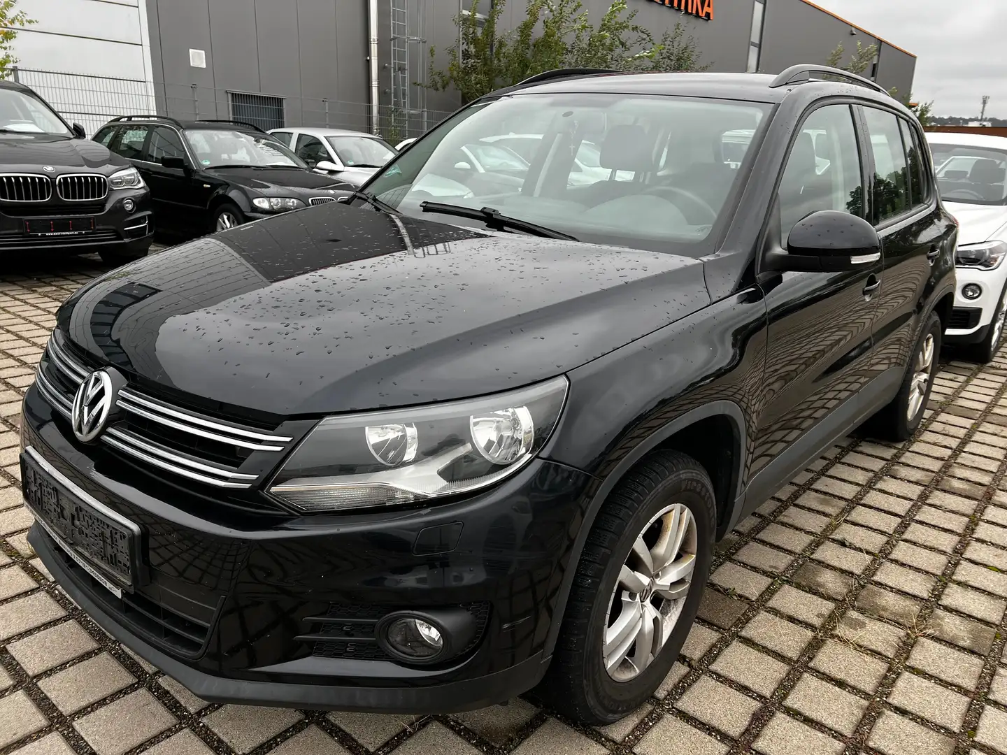 Volkswagen Tiguan Trend Schwarz - 1