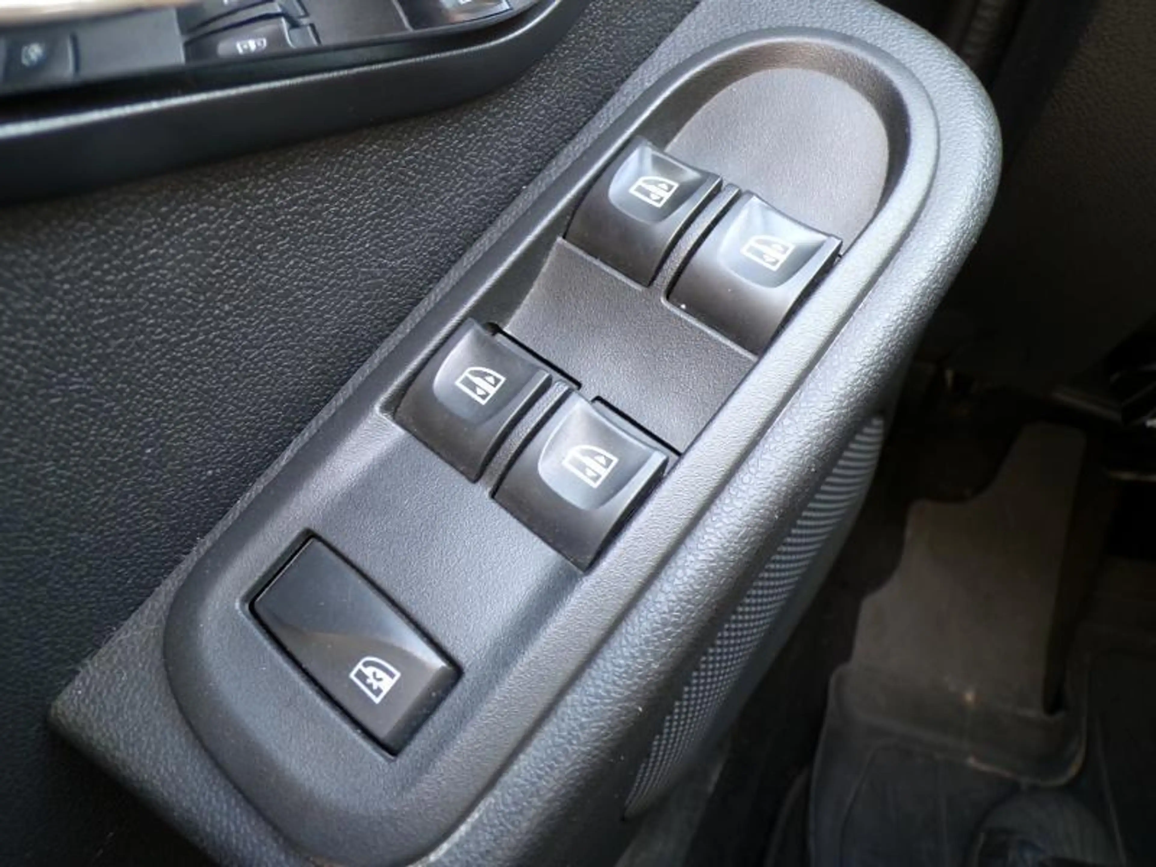 Dacia Duster 1.5DCi 109cv Gris 12/15 Airco GPS Camera Cruise — photo 13
