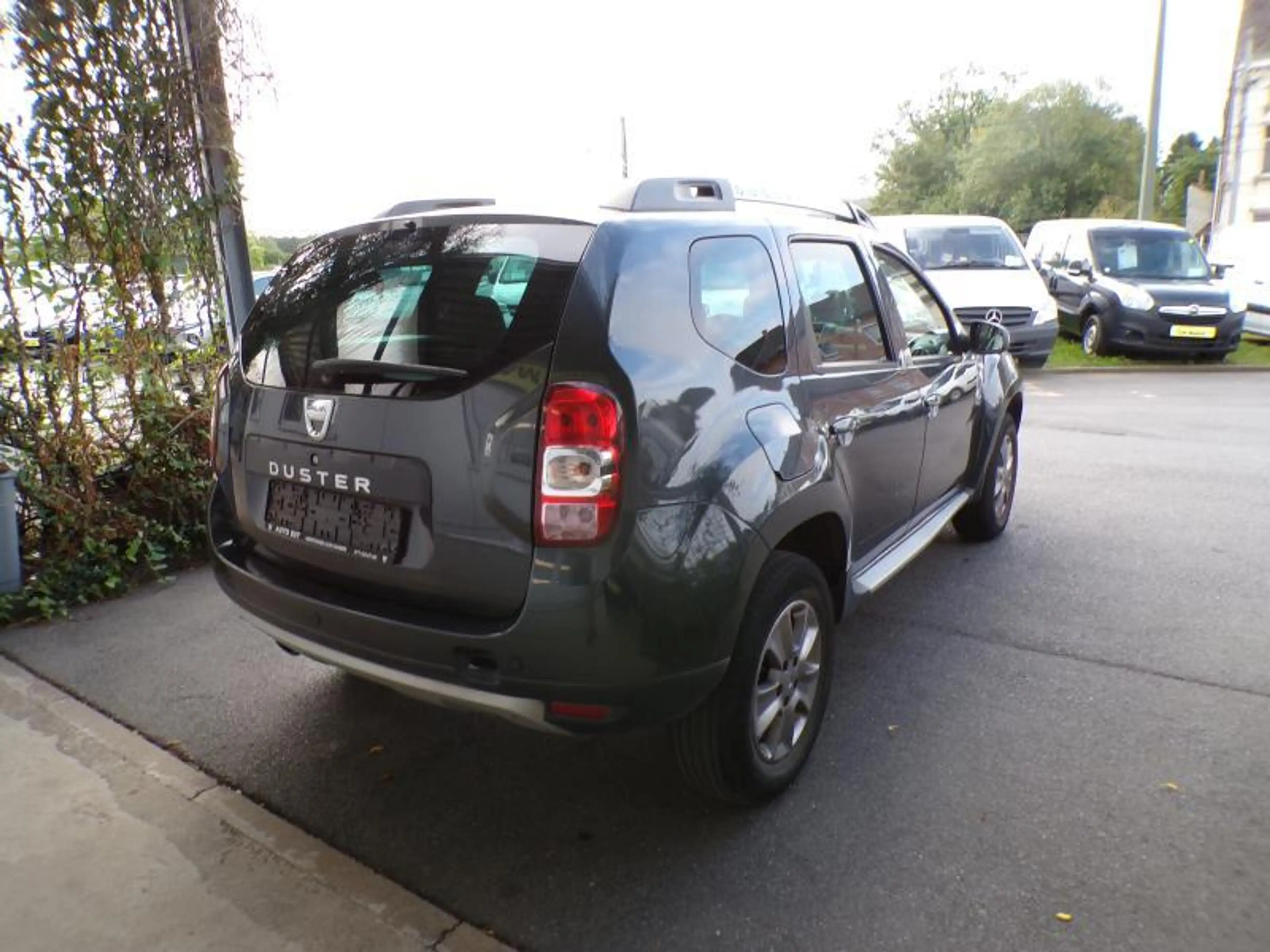 Dacia Duster 1.5DCi 109cv Gris 12/15 Airco GPS Camera Cruise — photo 4