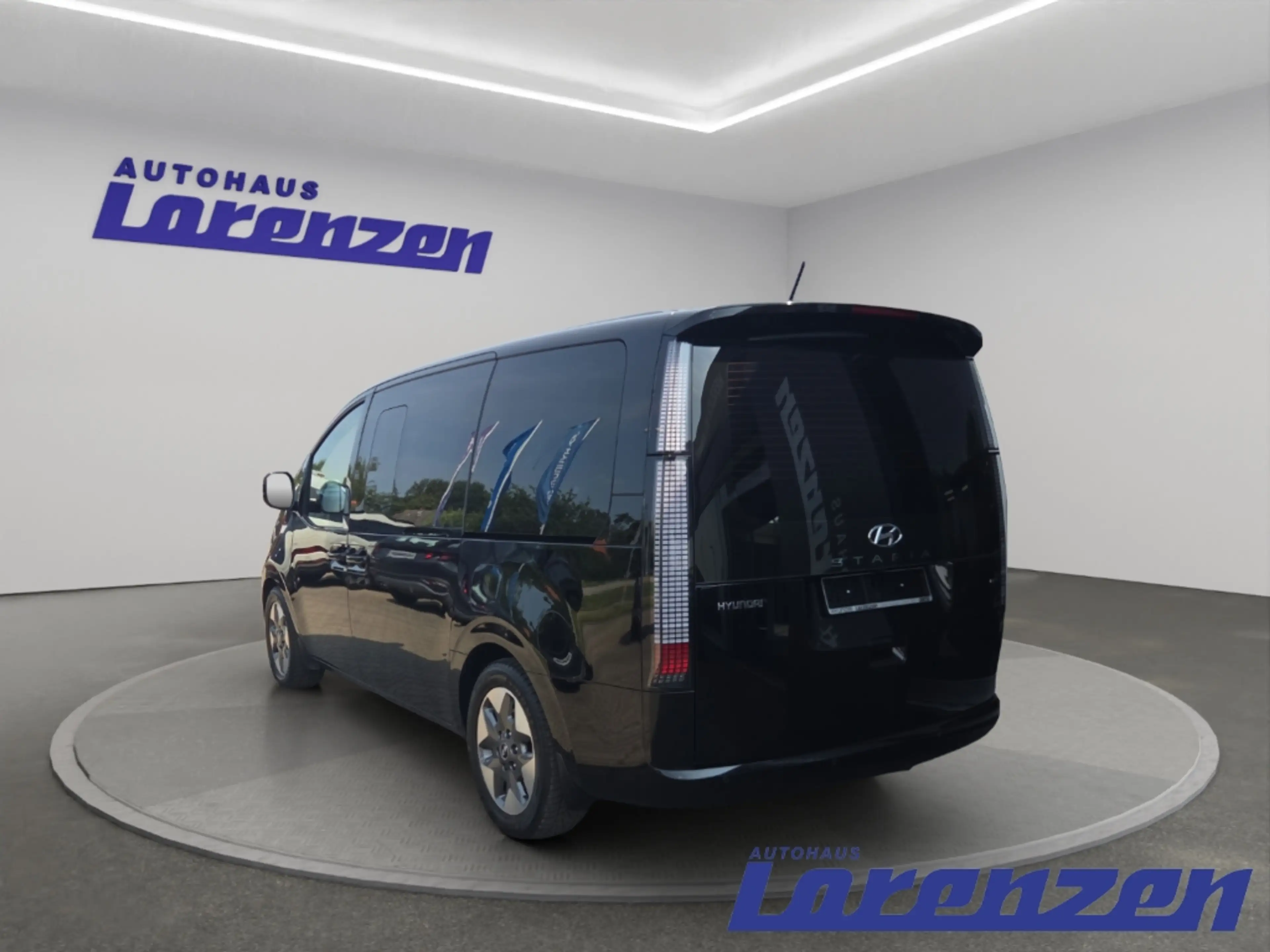 Hyundai STARIA CRDi 2.2 Prime Panoramadach Navi Digitales Cockpit — photo 7