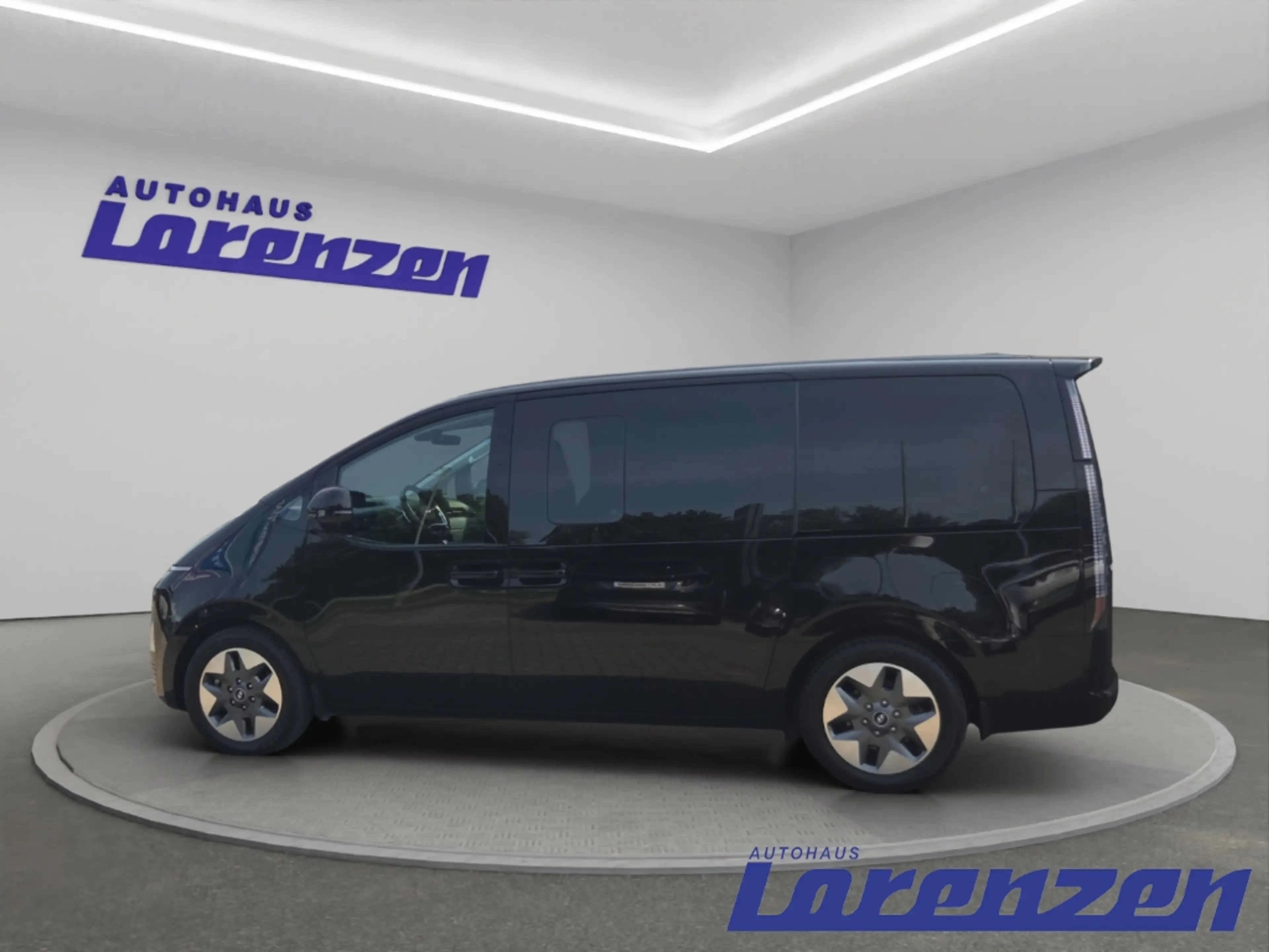 Hyundai STARIA CRDi 2.2 Prime Panoramadach Navi Digitales Cockpit — photo 8
