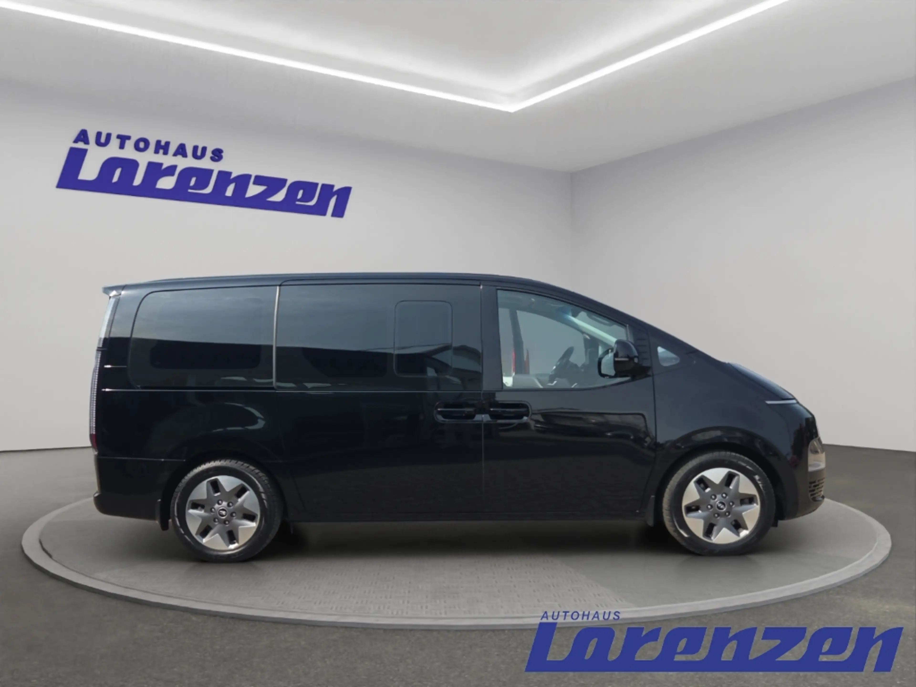 Hyundai STARIA CRDi 2.2 Prime Panoramadach Navi Digitales Cockpit — photo 4