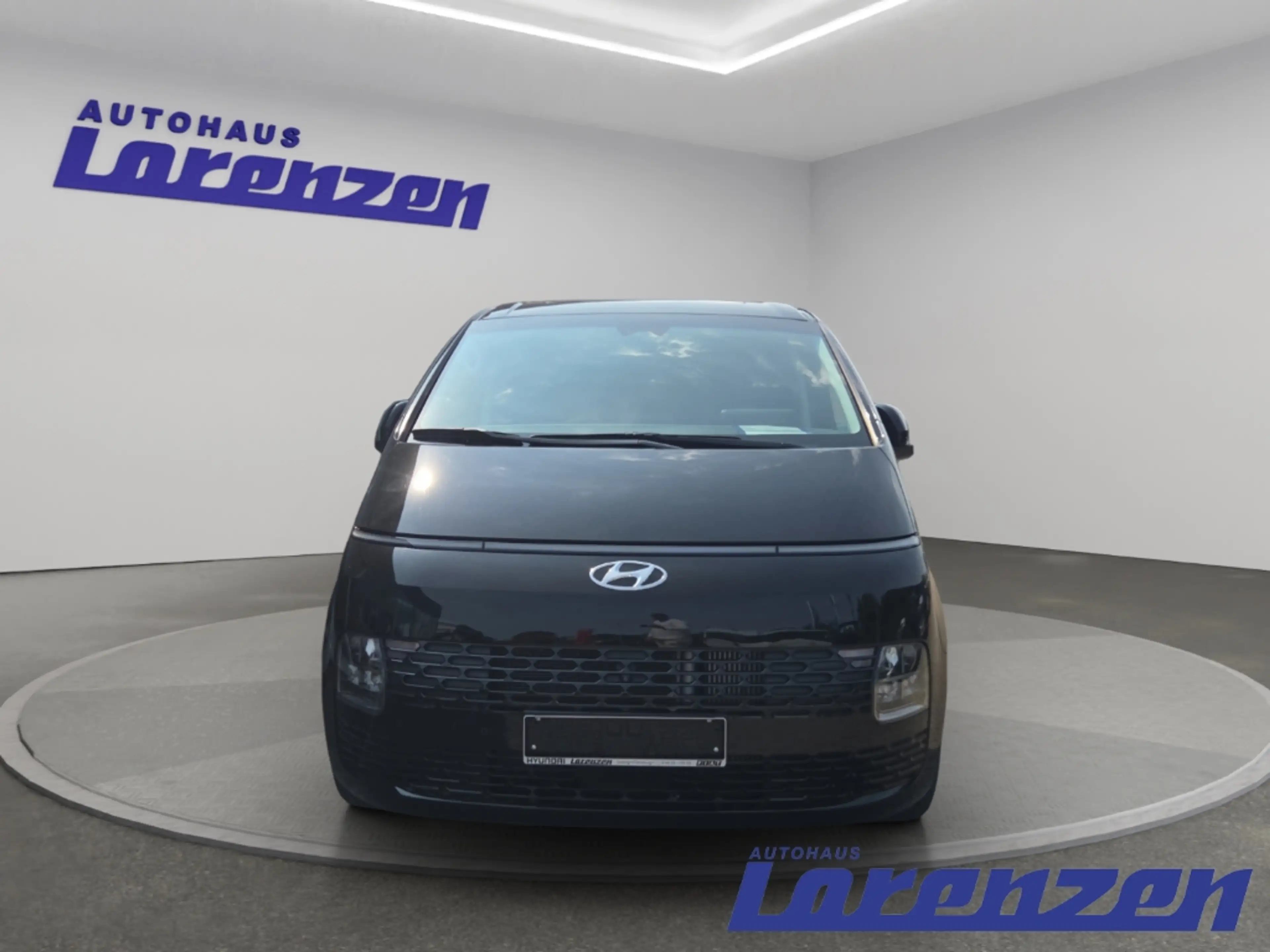 Hyundai STARIA CRDi 2.2 Prime Panoramadach Navi Digitales Cockpit — photo 2