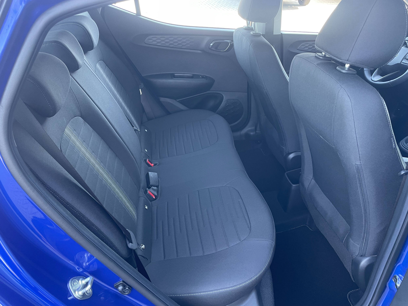 Hyundai i10 i10 1.0i Twist Techno Pack — photo 8