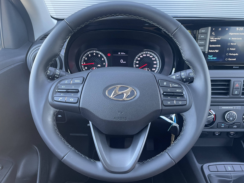 Hyundai i10 i10 1.0i Twist Techno Pack — photo 13