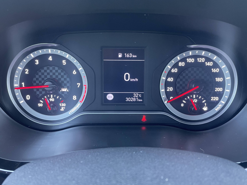 Hyundai i10 i10 1.0i Twist Techno Pack — photo 9