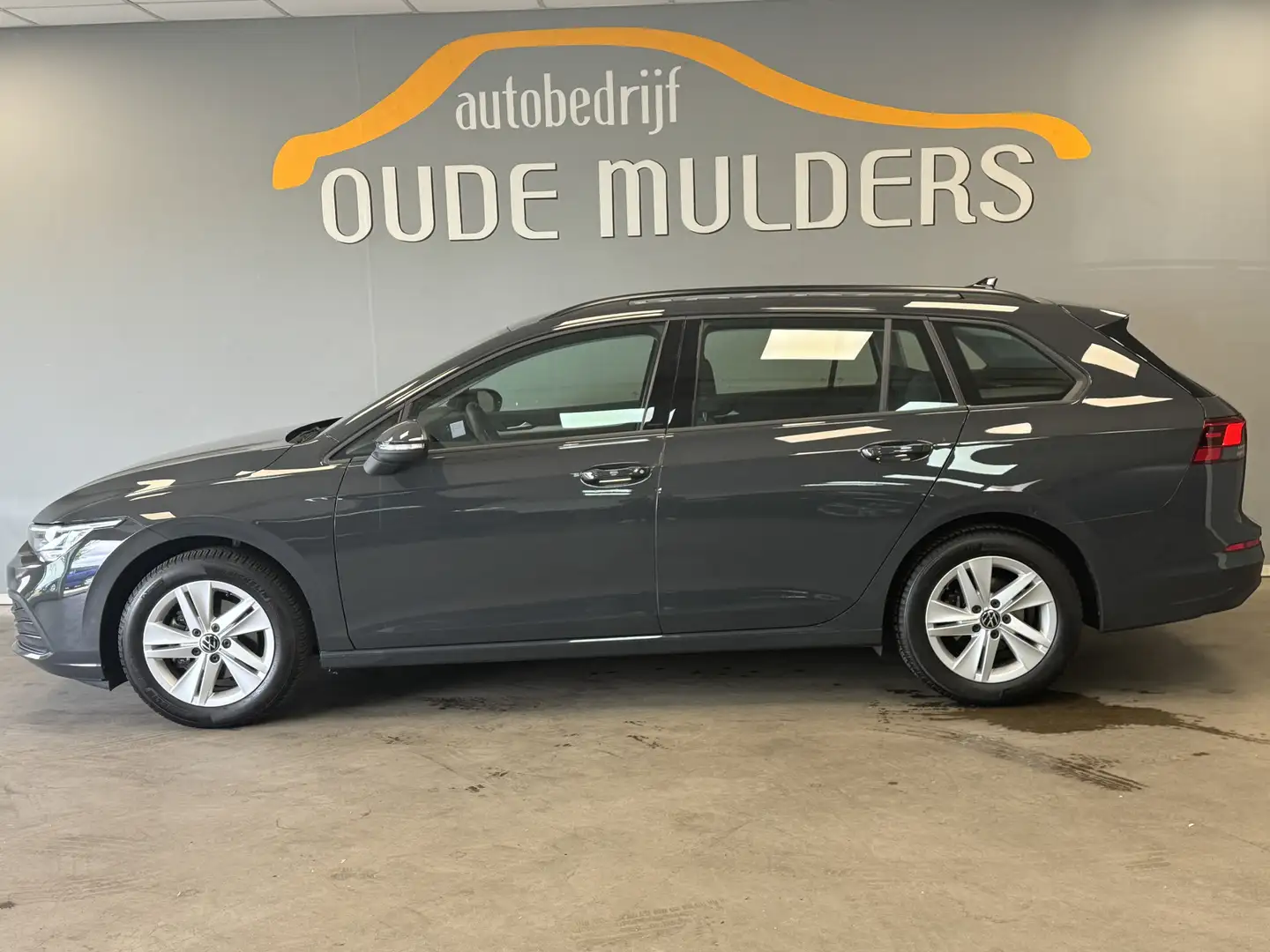 Volkswagen Golf Variant Life 1.5 TSI Trekhaak/Navi/Stoelverwarming Grijs - 2