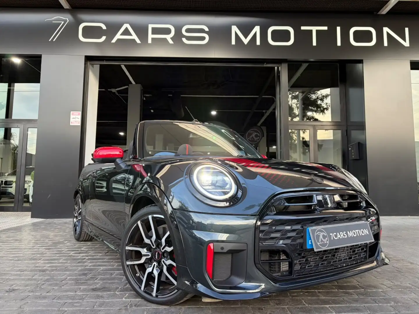 MINI Cooper Cabrio JCW Aut. Negro - 1