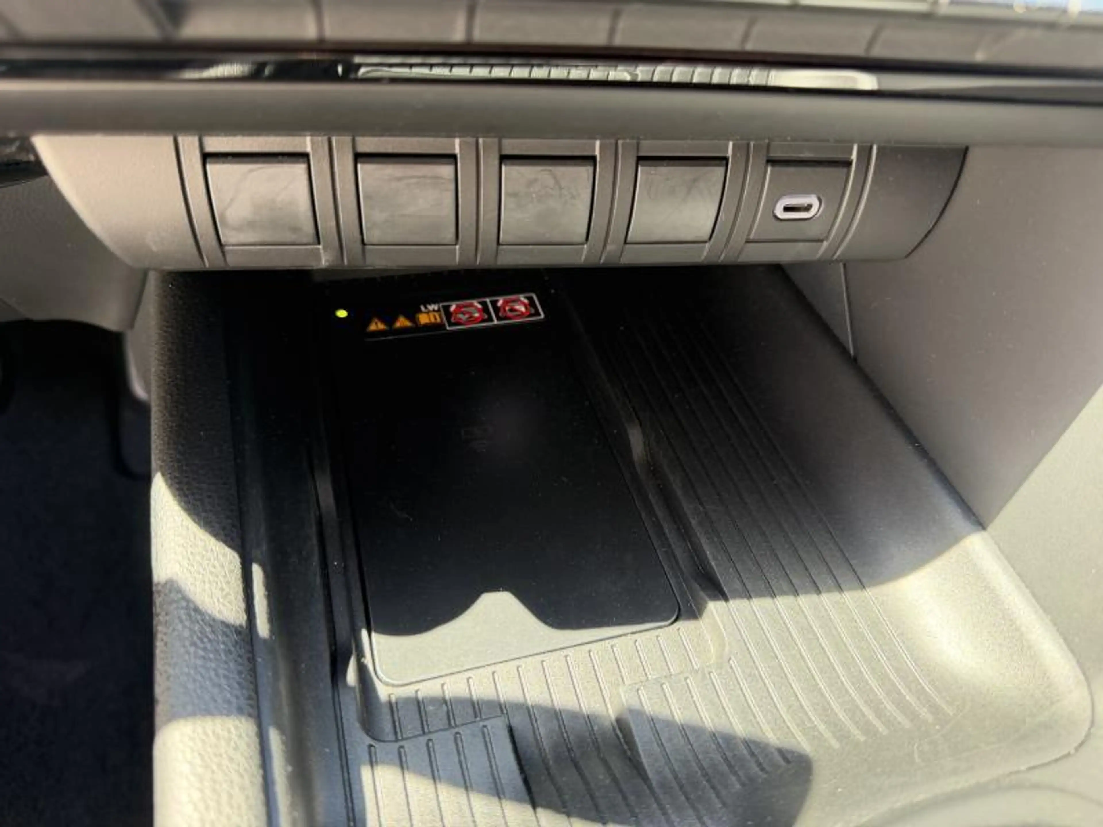 Toyota C-HR Dynamic Plus Mono-Tone — photo 11
